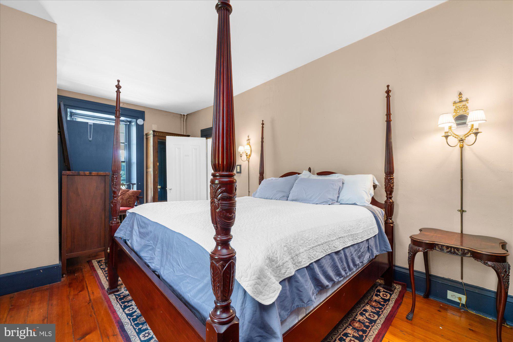 BUCKINGHAM - Commercial Sale