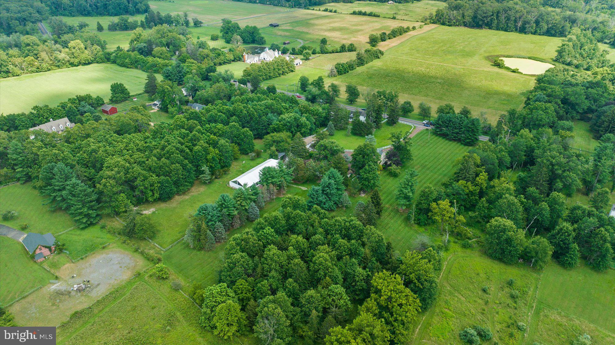 BUCKINGHAM - Commercial Sale