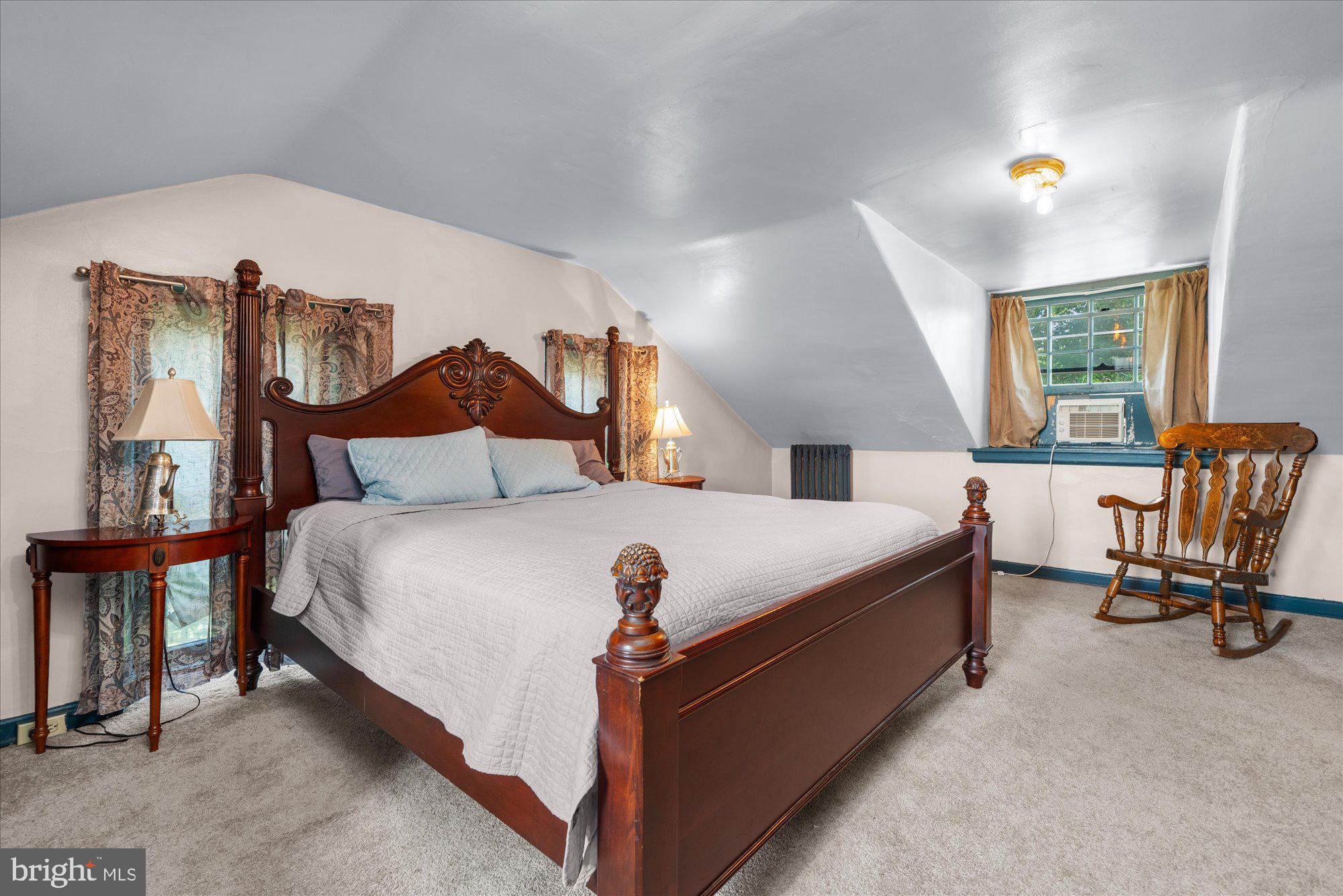 BUCKINGHAM - Commercial Sale