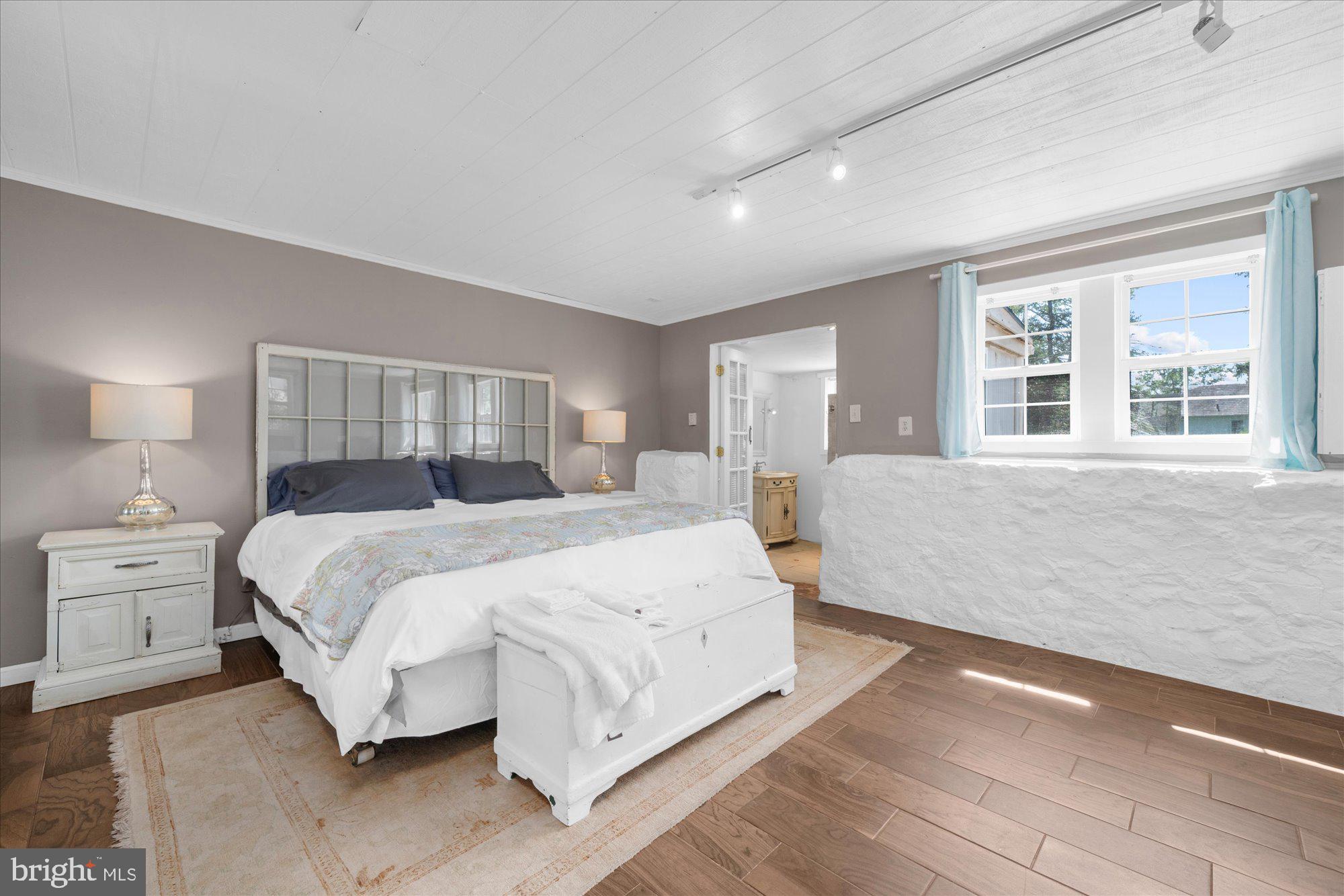 BUCKINGHAM - Commercial Sale