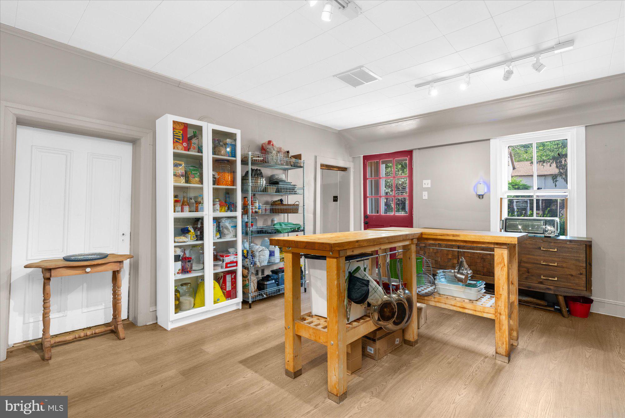 BUCKINGHAM - Commercial Sale