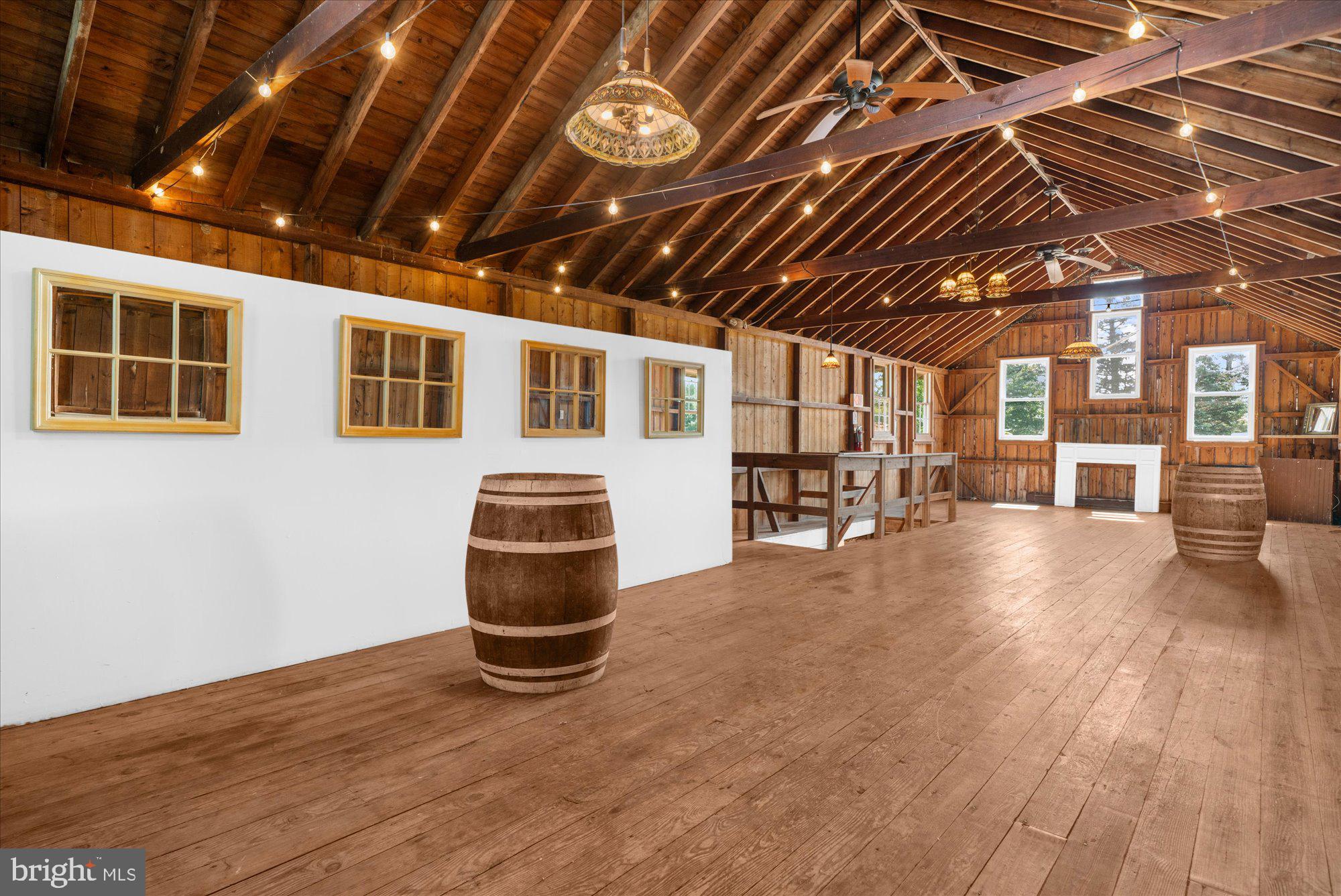 BUCKINGHAM - Commercial Sale