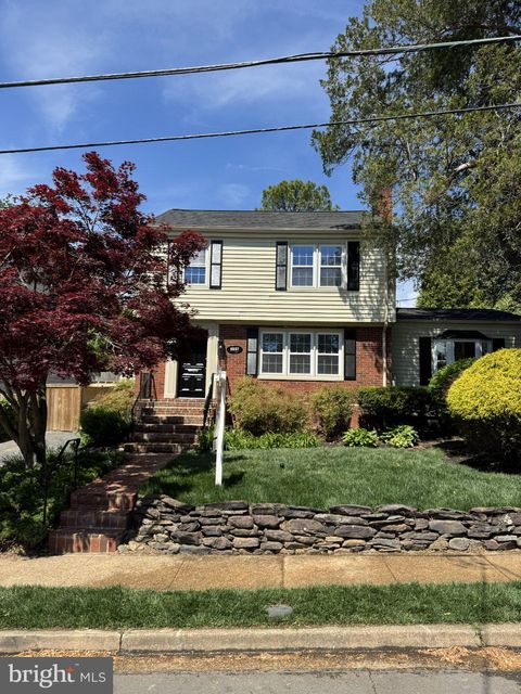 Photo of 5537 10th Street N, ARLINGTON, VA 22205 (MLS # VAAR2070940)