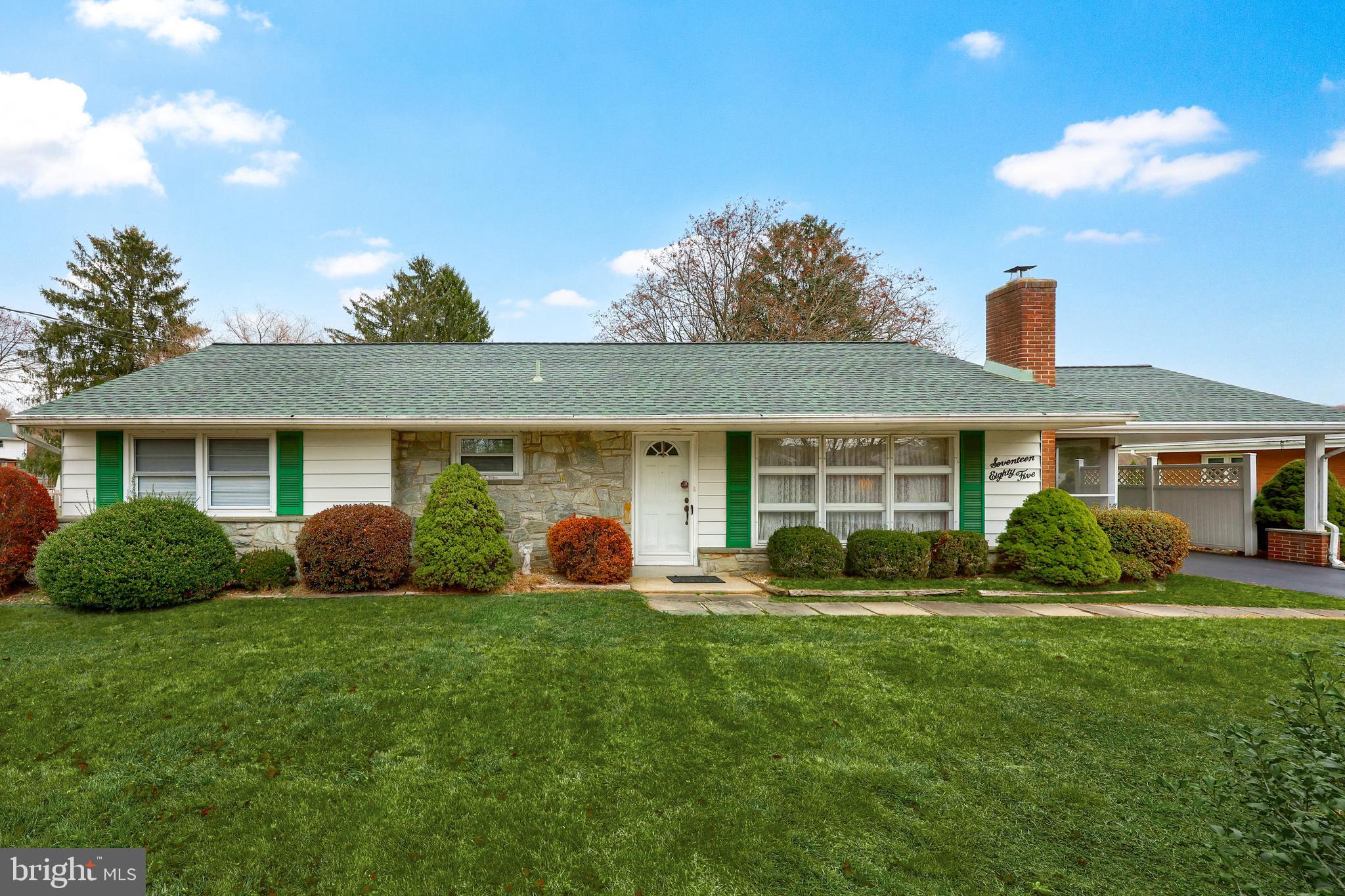 COLONIAL MANOR - Residential