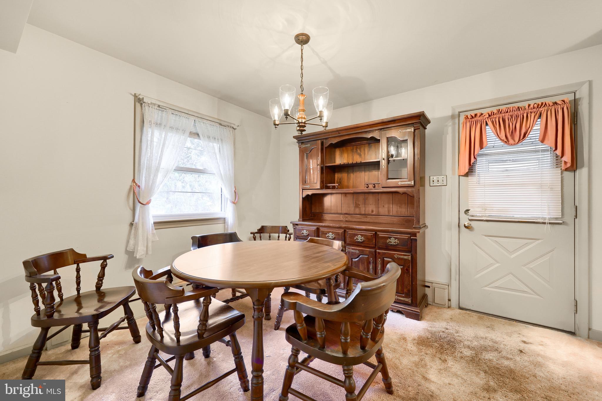 COLONIAL MANOR - Residential