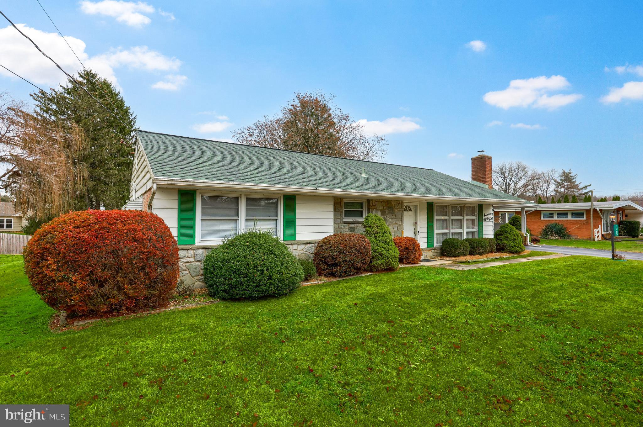 COLONIAL MANOR - Residential