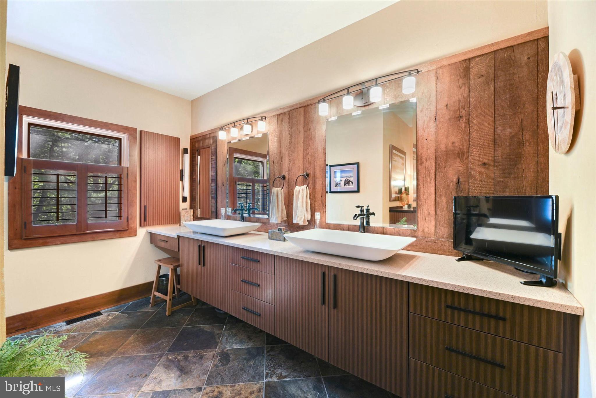 ROCKLAND RIDGE - Residential