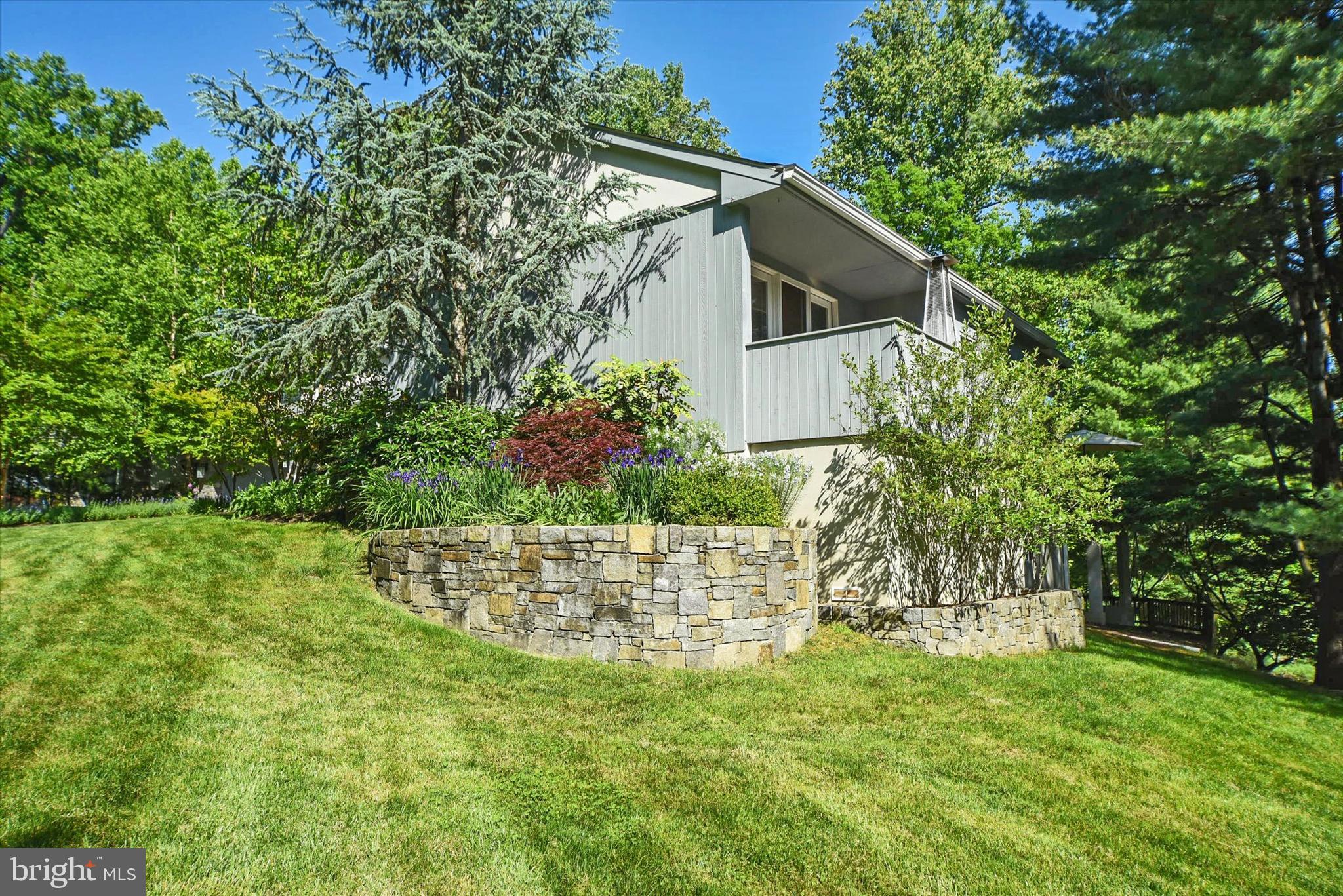 ROCKLAND RIDGE - Residential