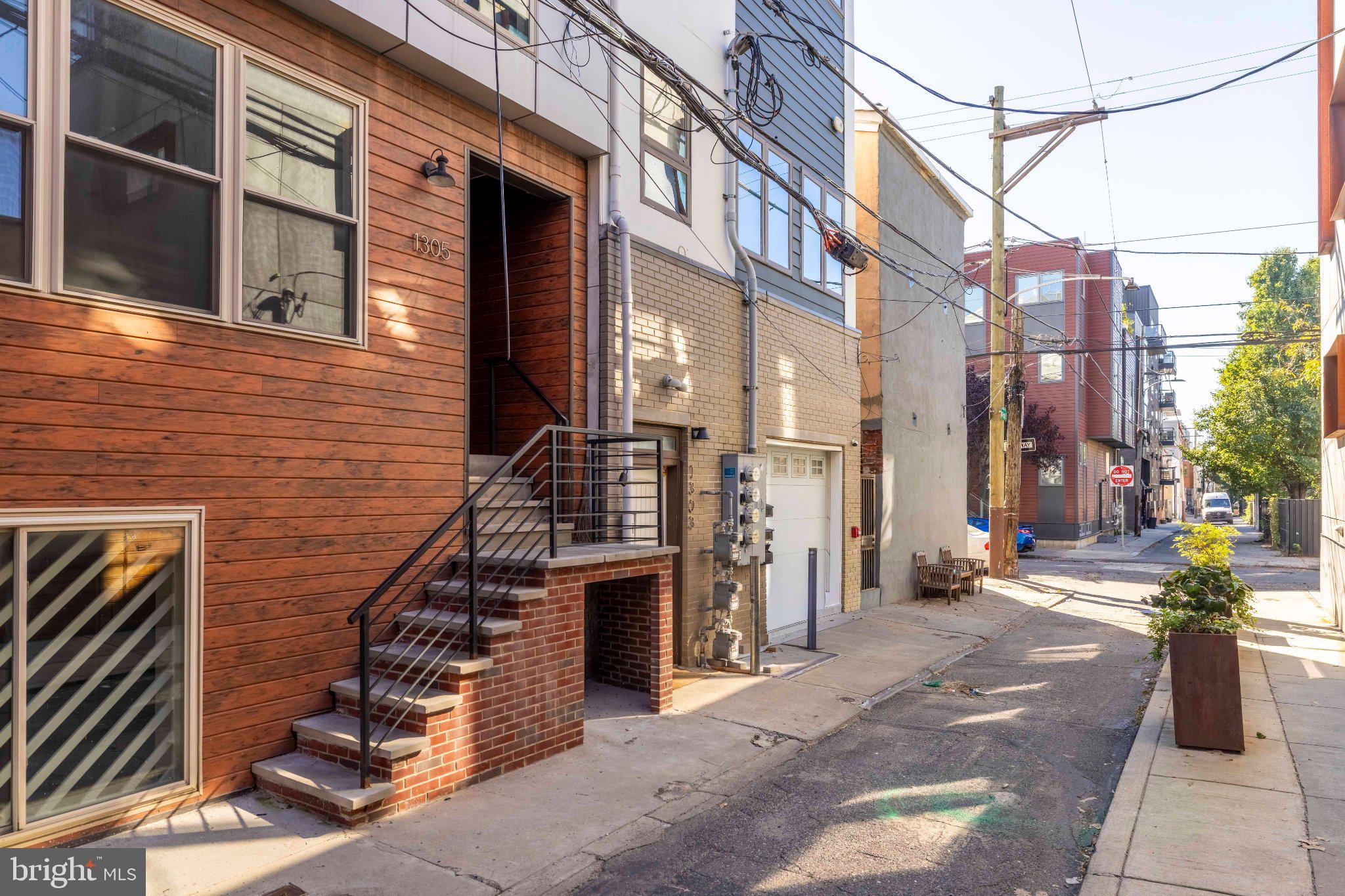 1305 N HOPE STREET A