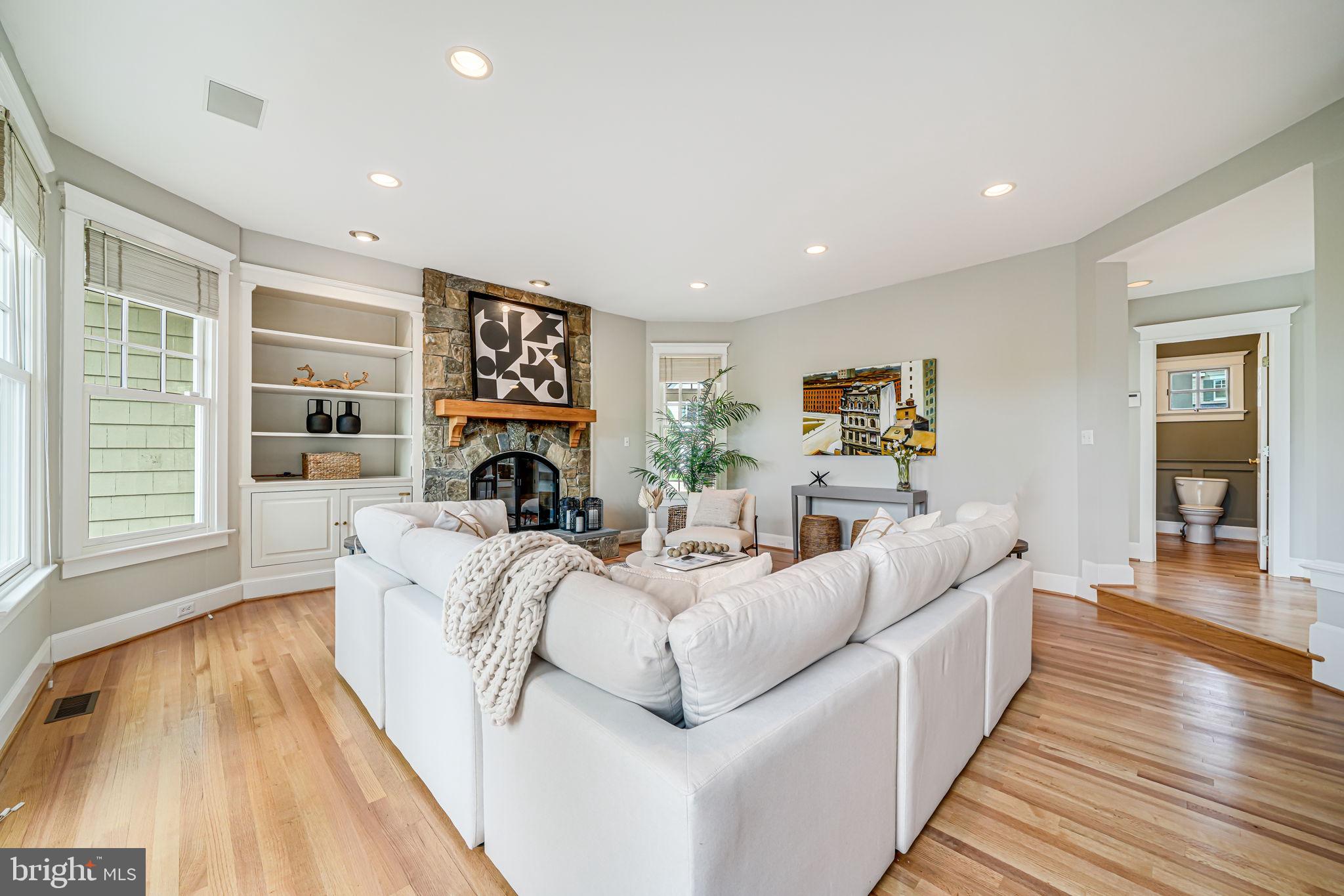 ROCK SPRING - Residential