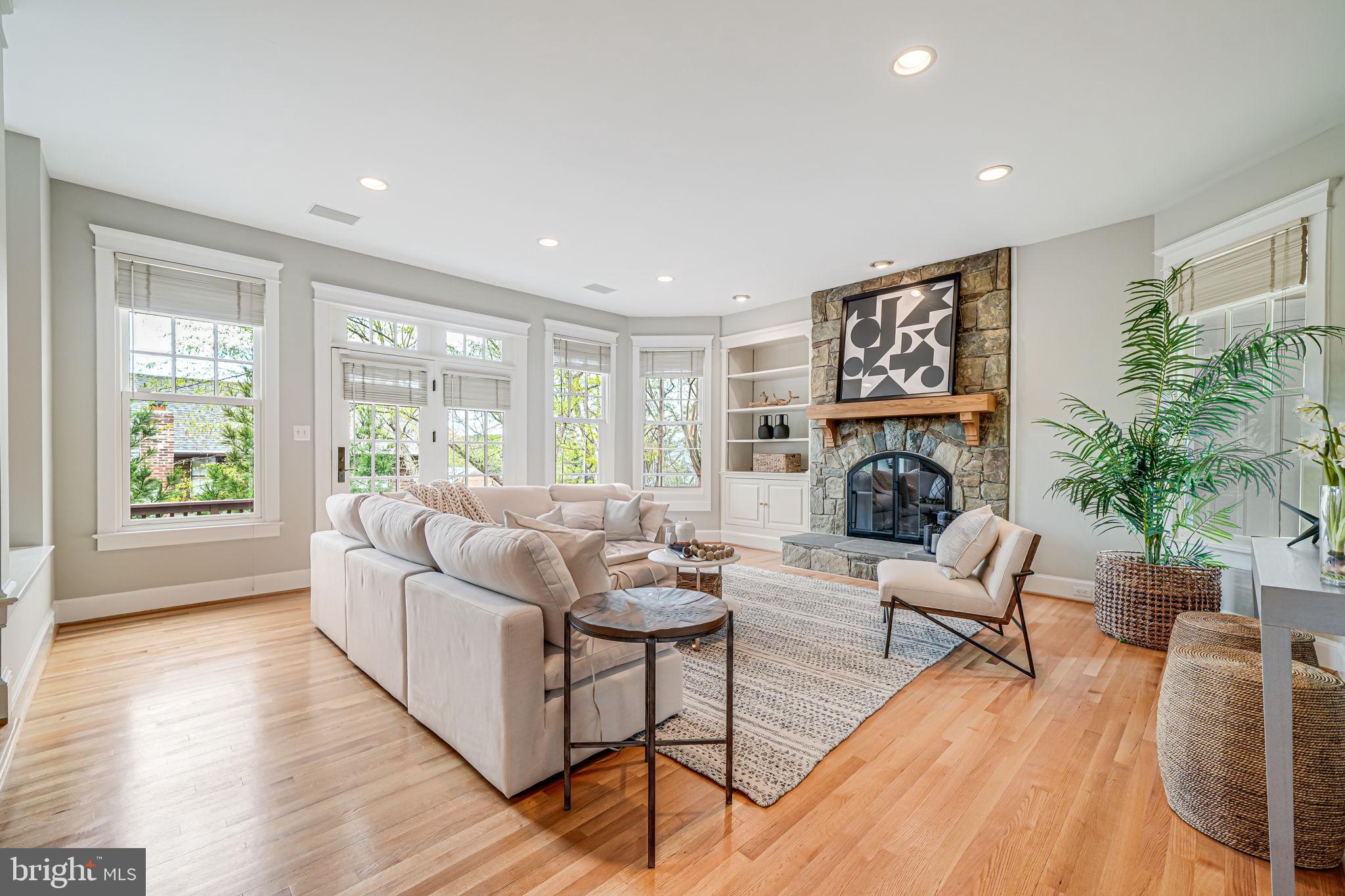 ROCK SPRING - Residential