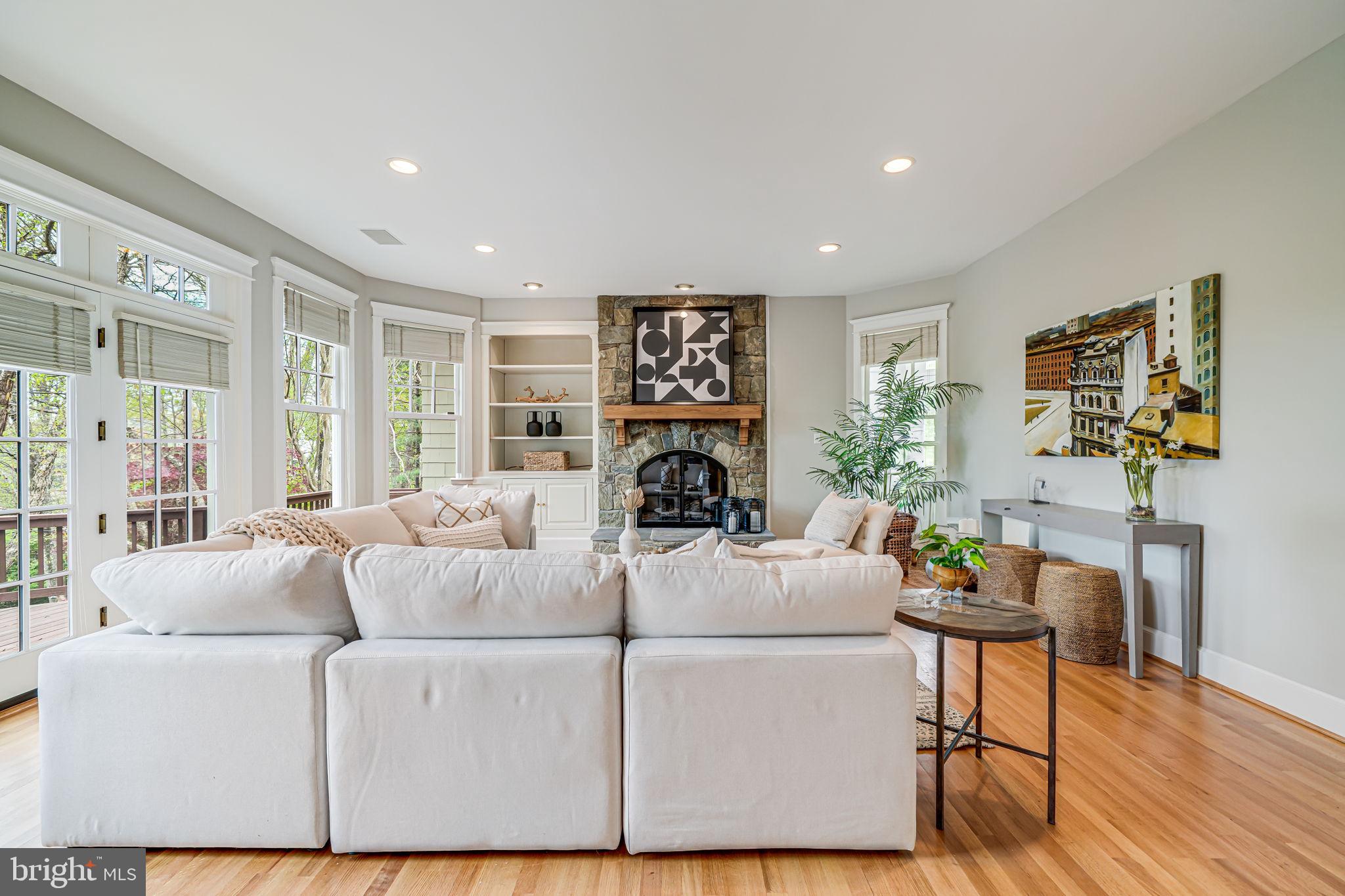 ROCK SPRING - Residential