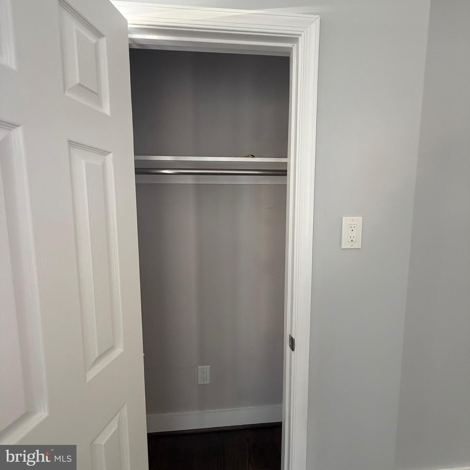 115 E MONMOUTH STREET