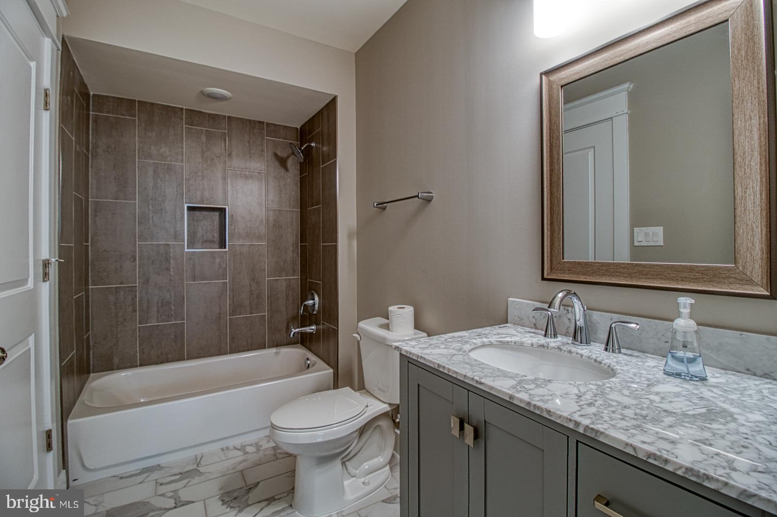 DUNN LORING WOODS - Residential