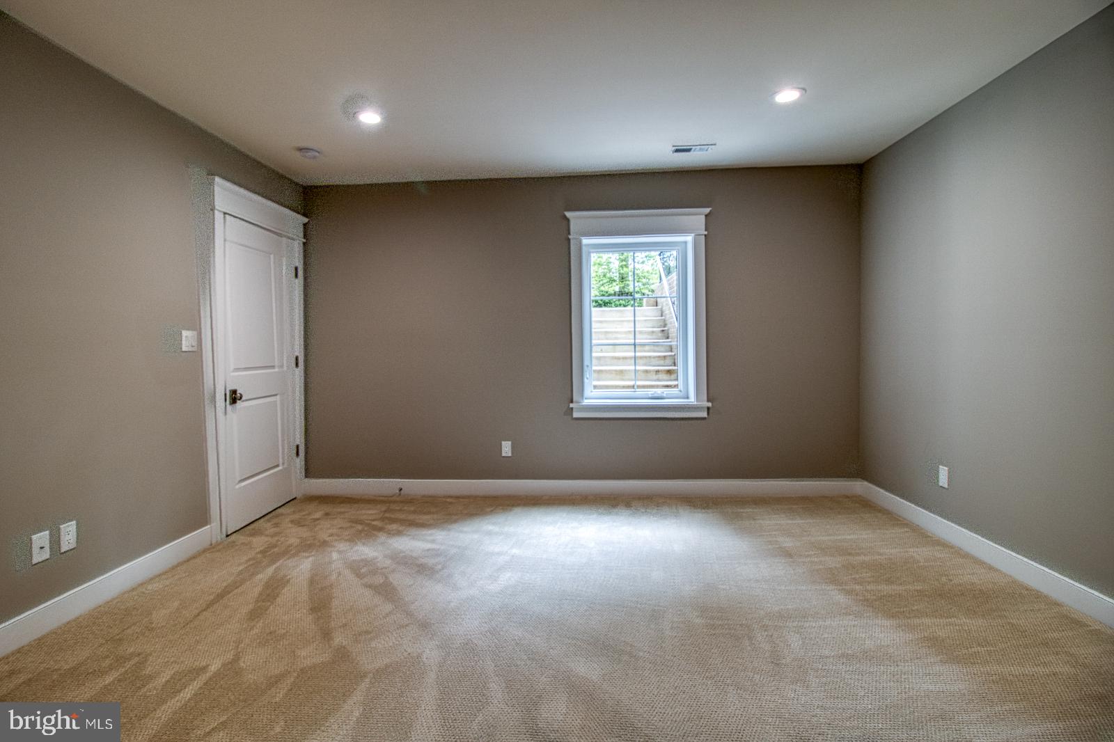 DUNN LORING WOODS - Residential