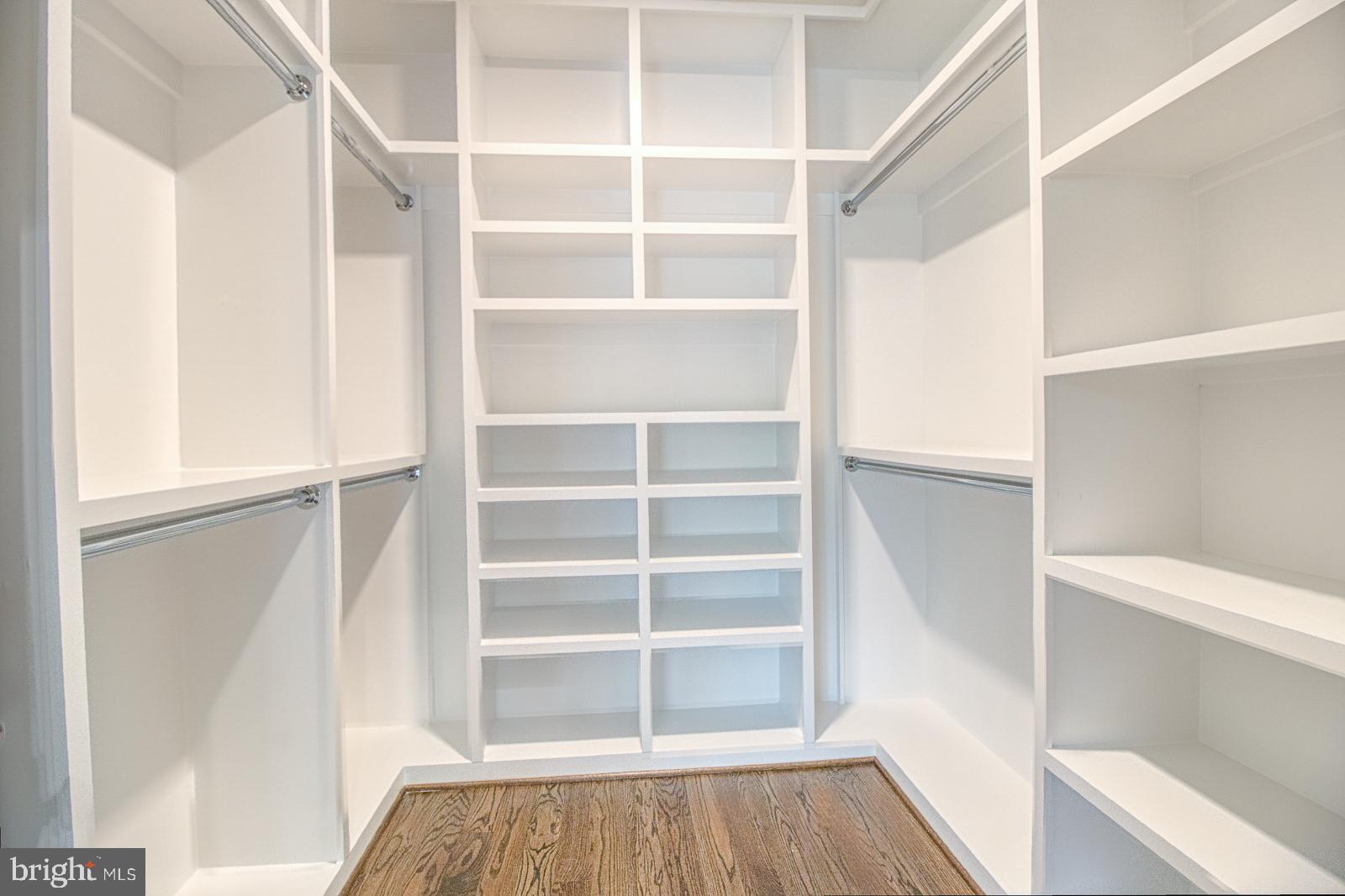 DUNN LORING WOODS - Residential