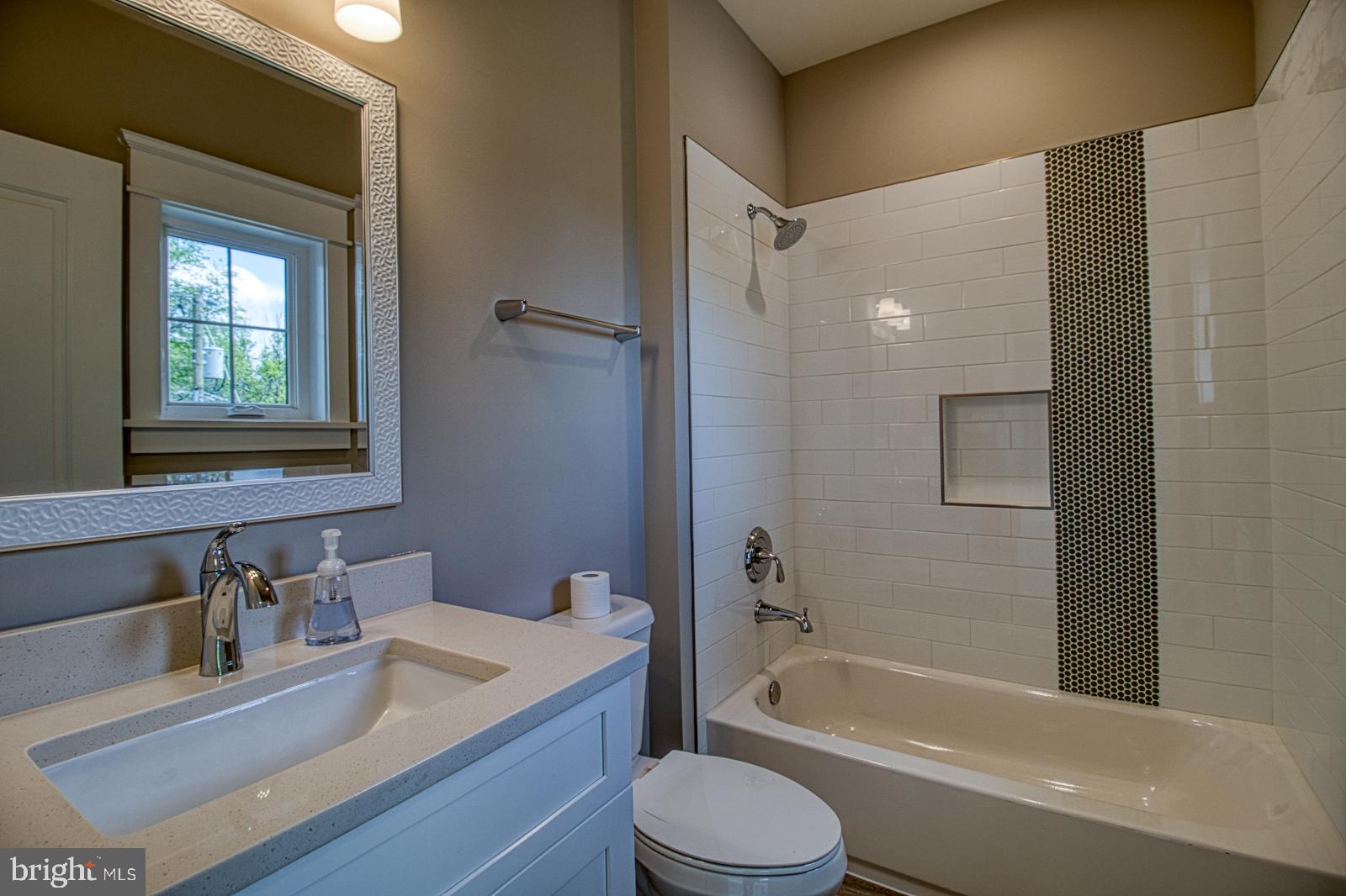 DUNN LORING WOODS - Residential