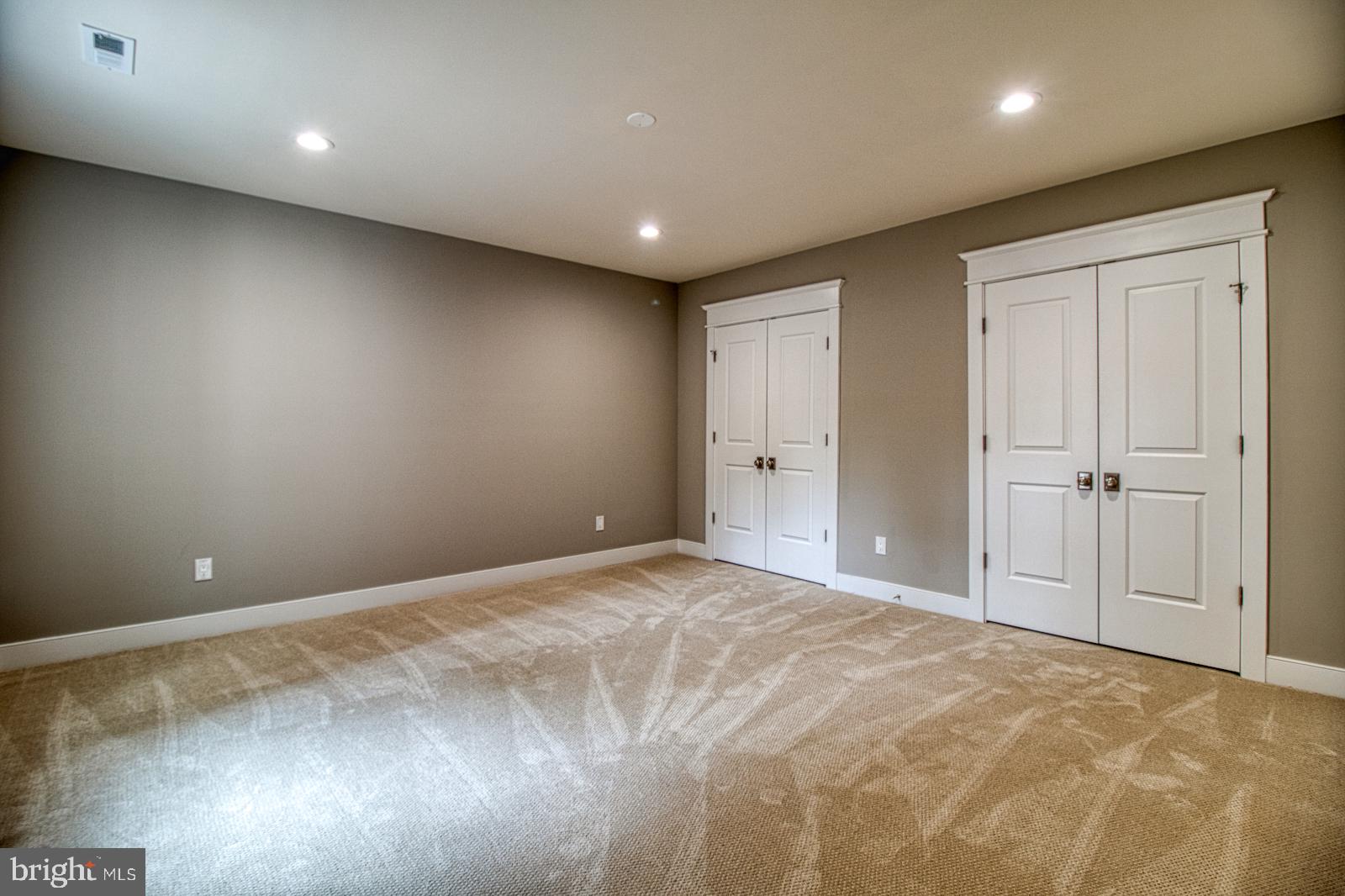 DUNN LORING WOODS - Residential