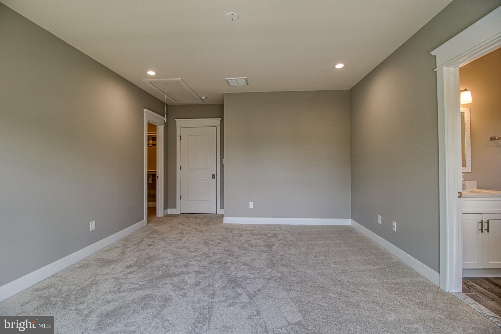 DUNN LORING WOODS - Residential