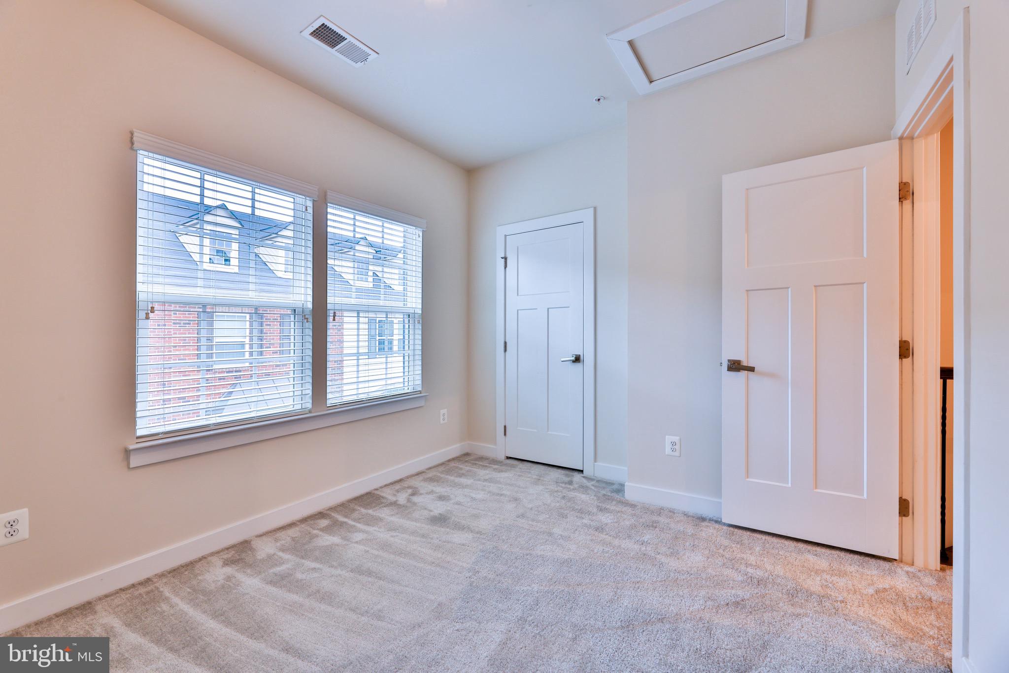 GREENBELT STATION - Residential