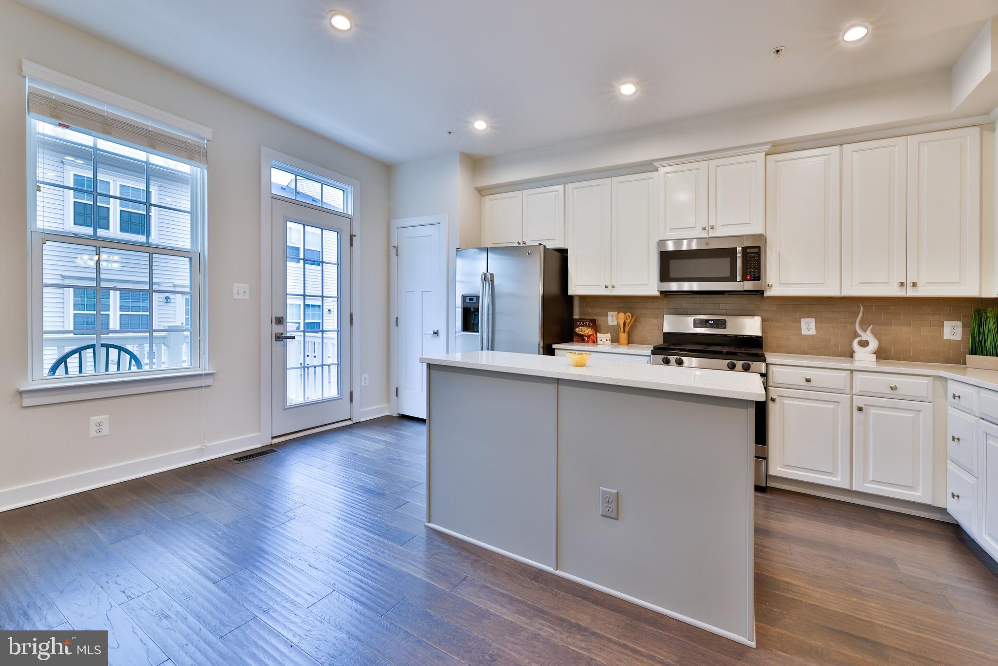 GREENBELT STATION - Residential