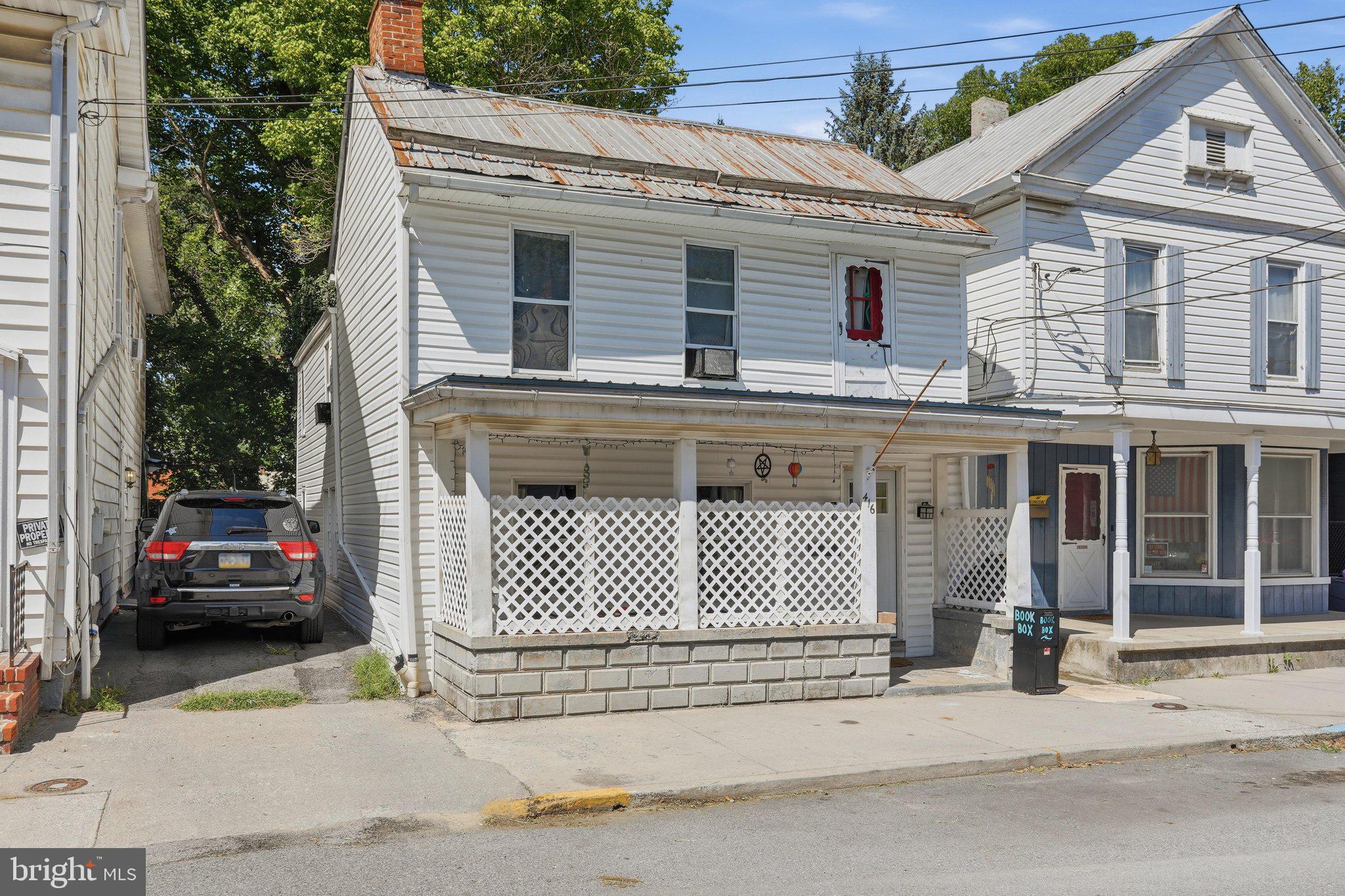 416 W JOHN STREET