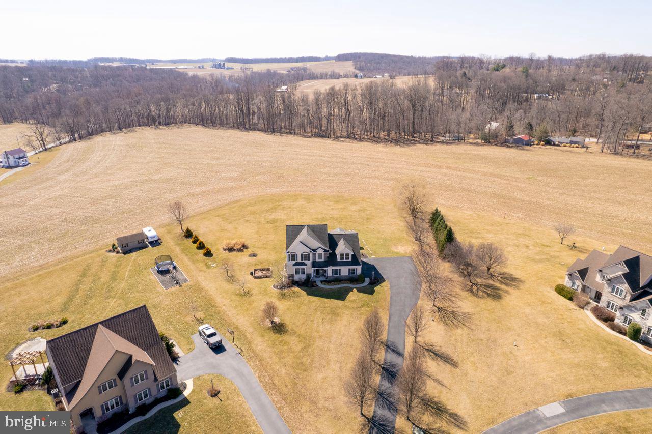 OLDE FIELD - Residential