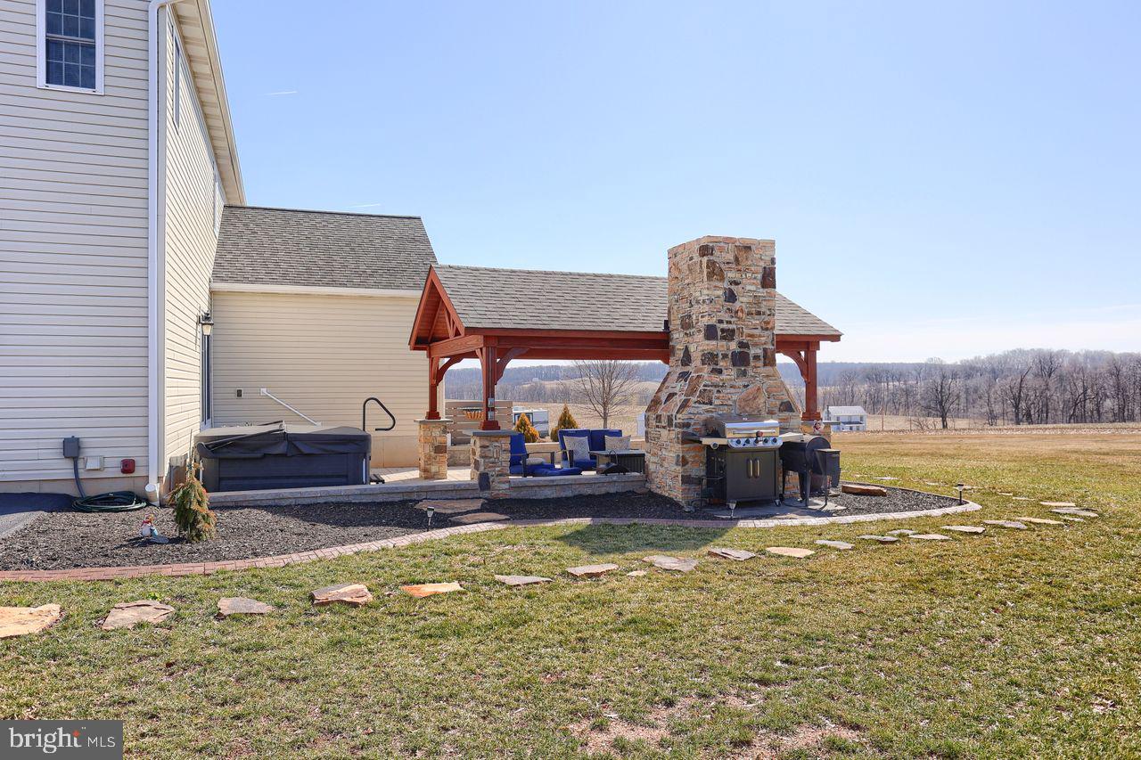 OLDE FIELD - Residential