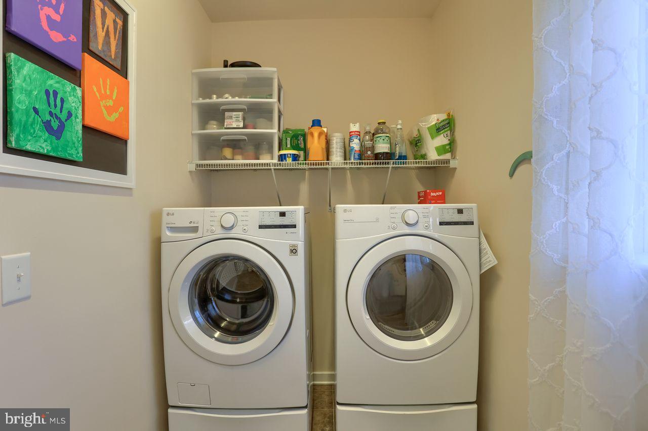 OLDE FIELD - Residential