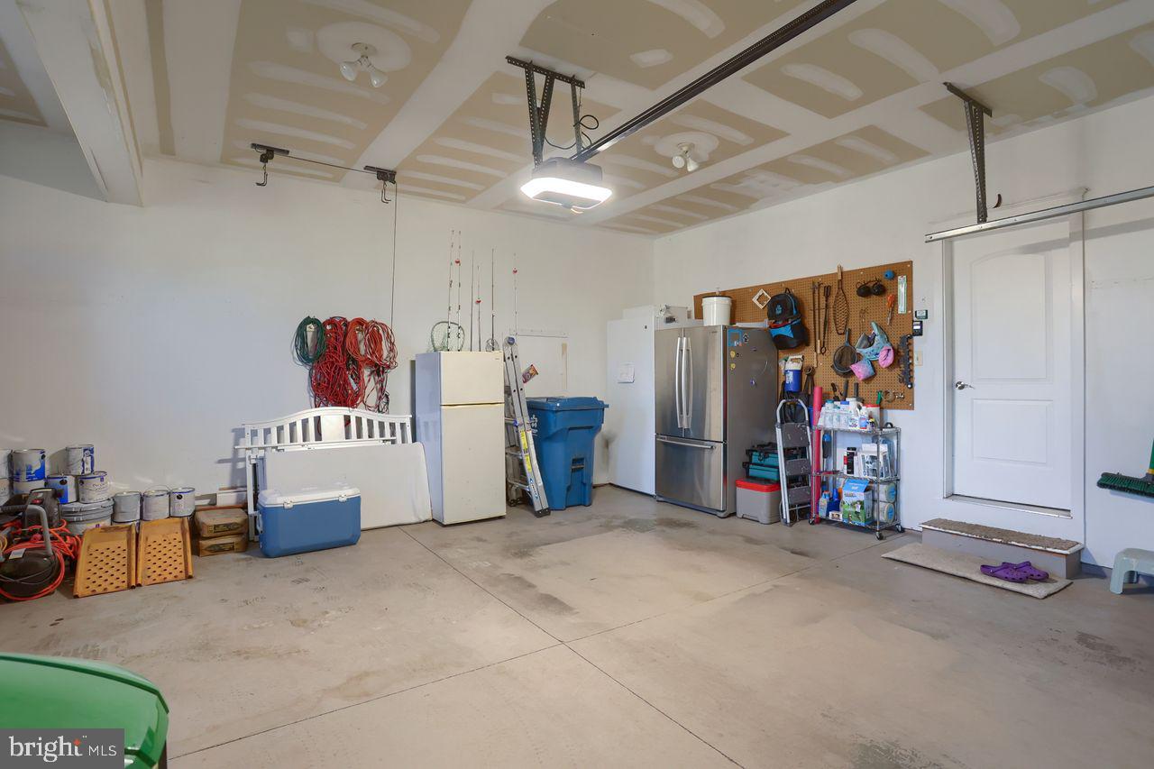 OLDE FIELD - Residential