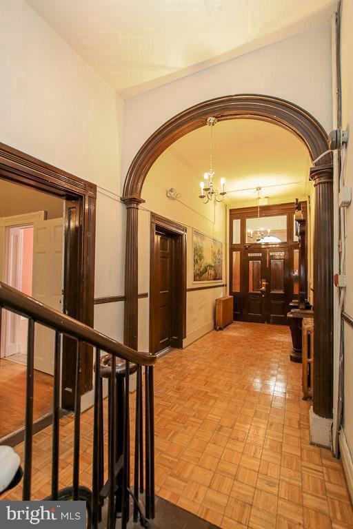 18 W FRANKLIN STREET