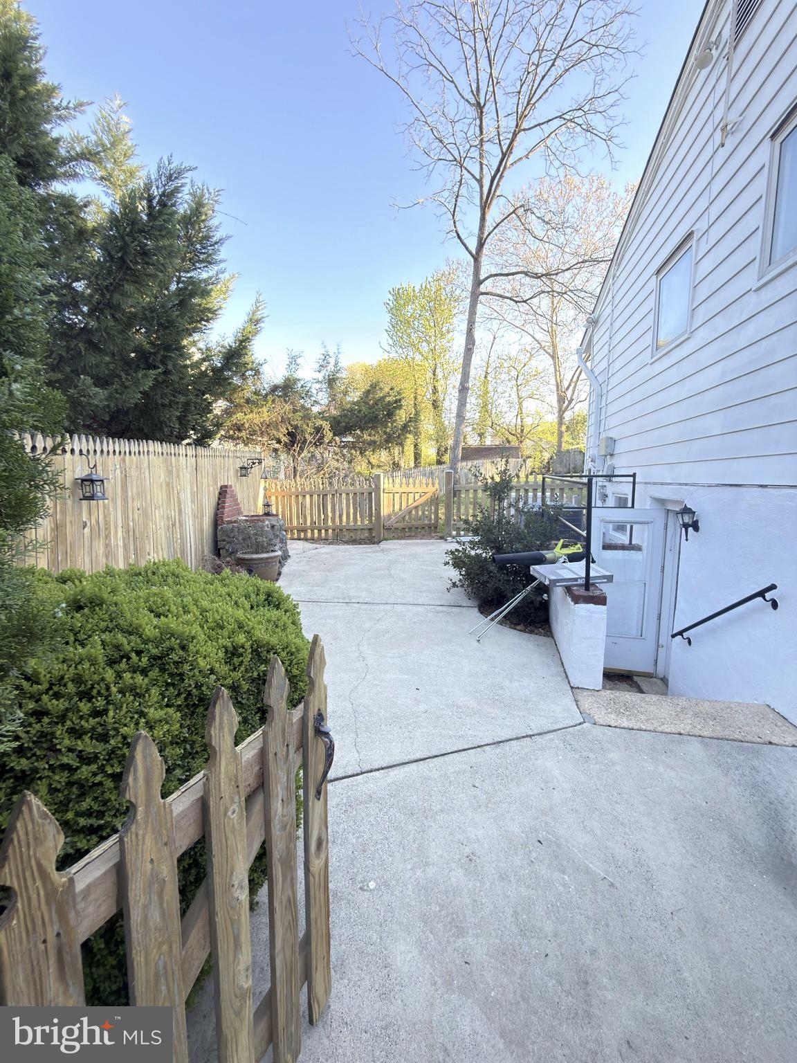 MONTICELLO WOODS - Residential