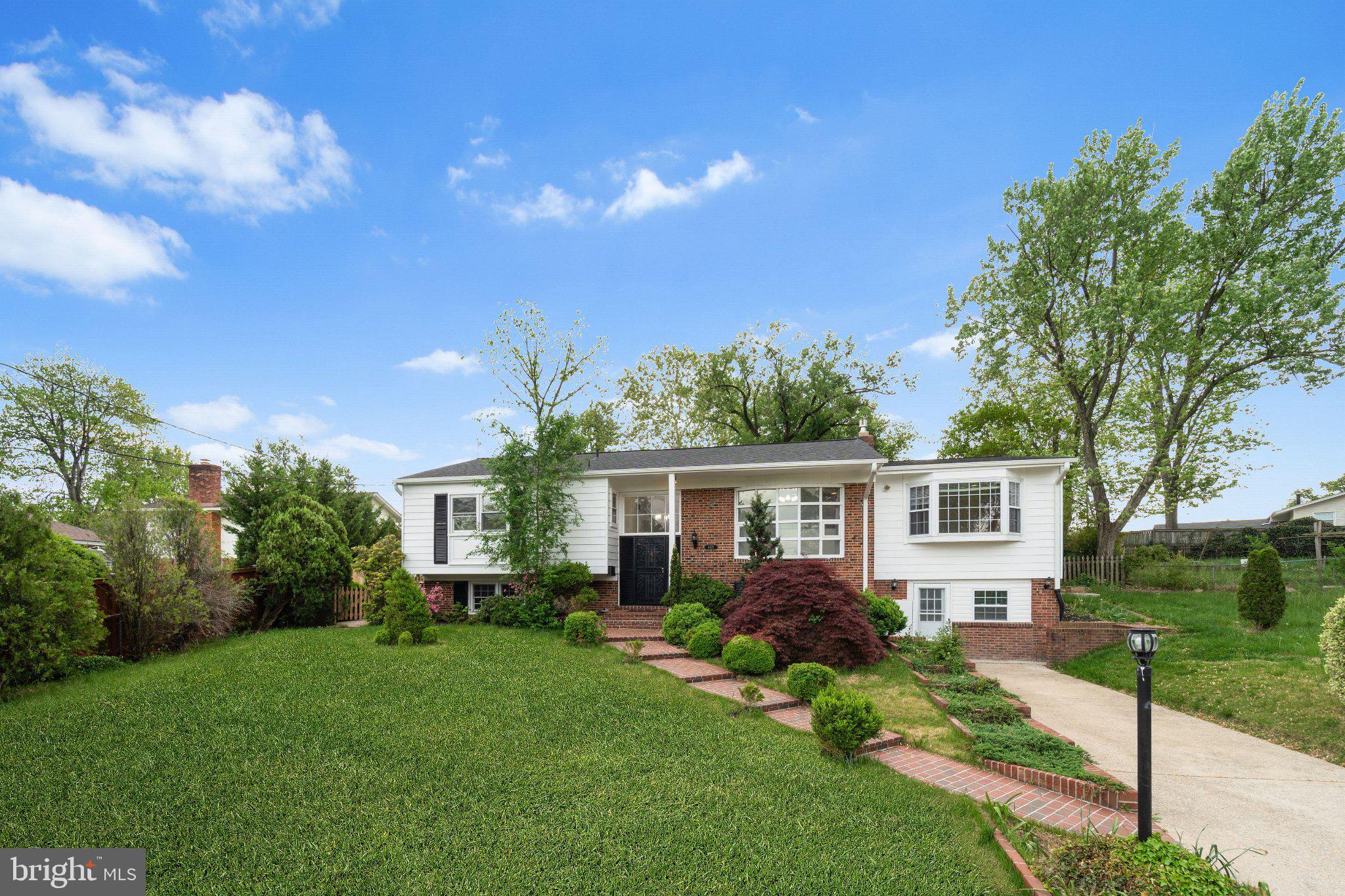 MONTICELLO WOODS - Residential