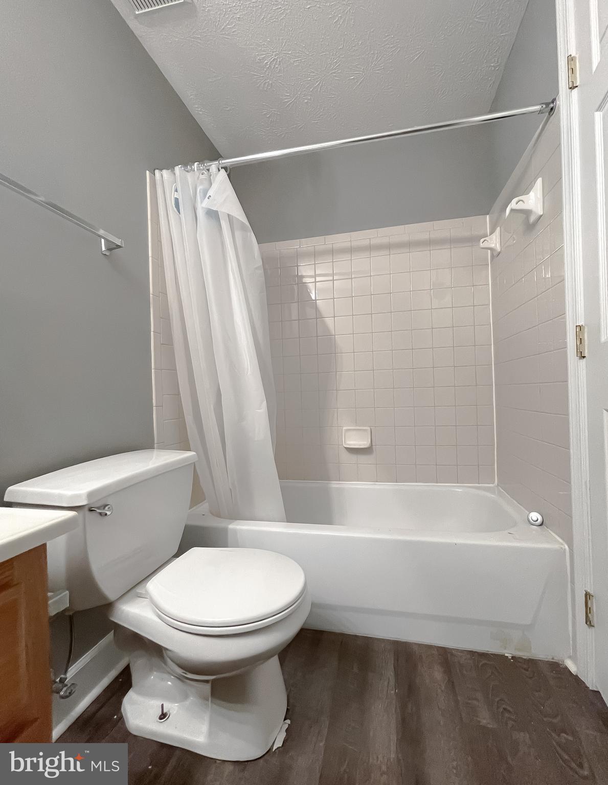 HICKORY HILLS NORTH - Residential