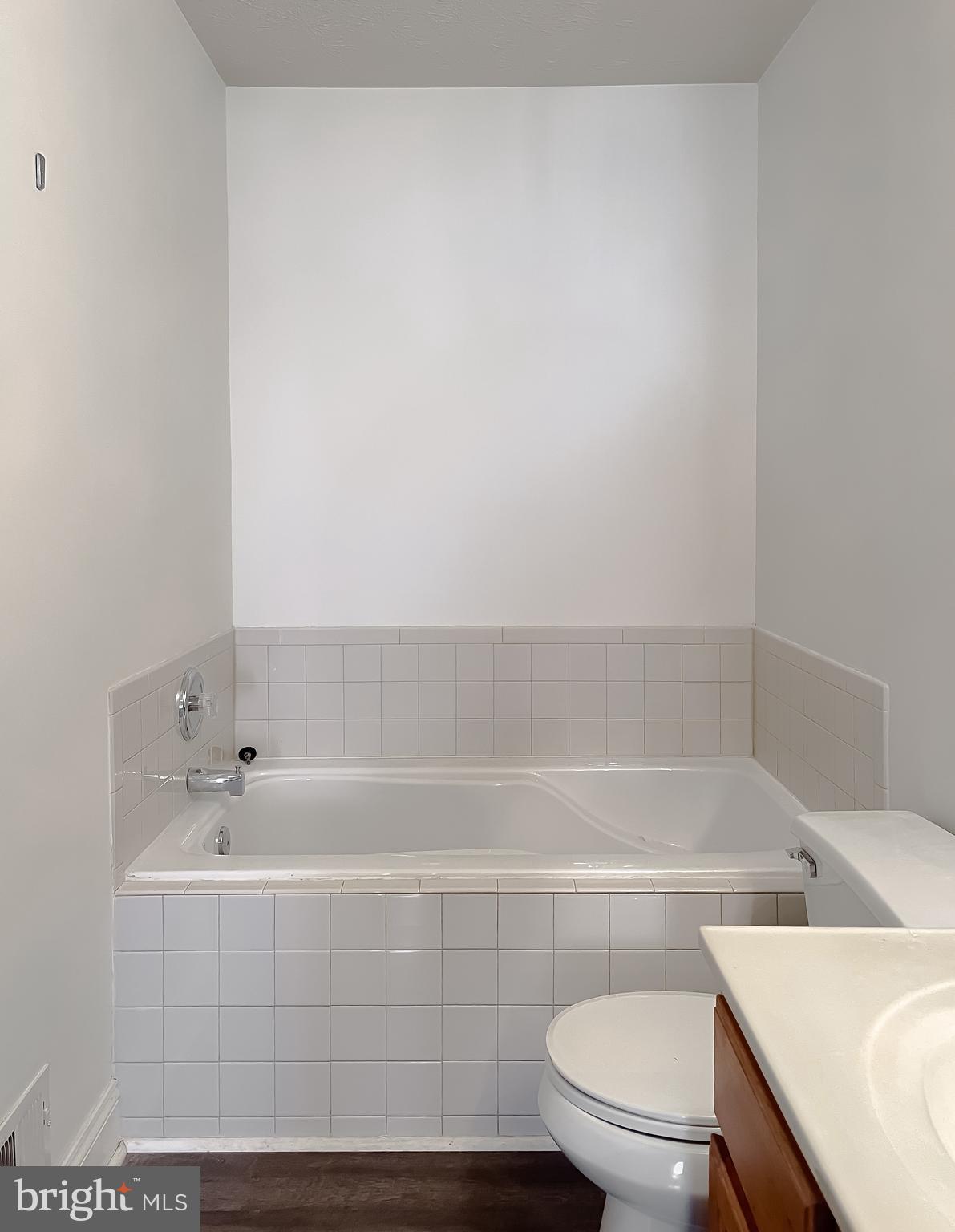 HICKORY HILLS NORTH - Residential