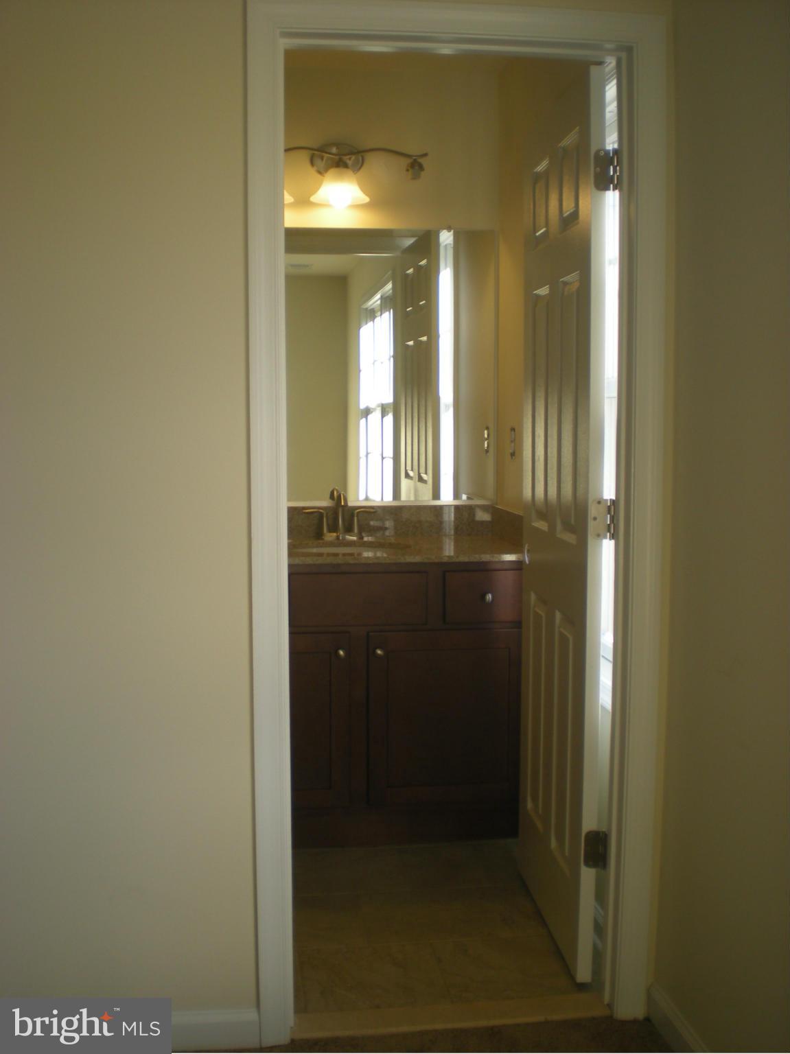 BARNETT AVENUE TOWNHOMES - Residential Lease