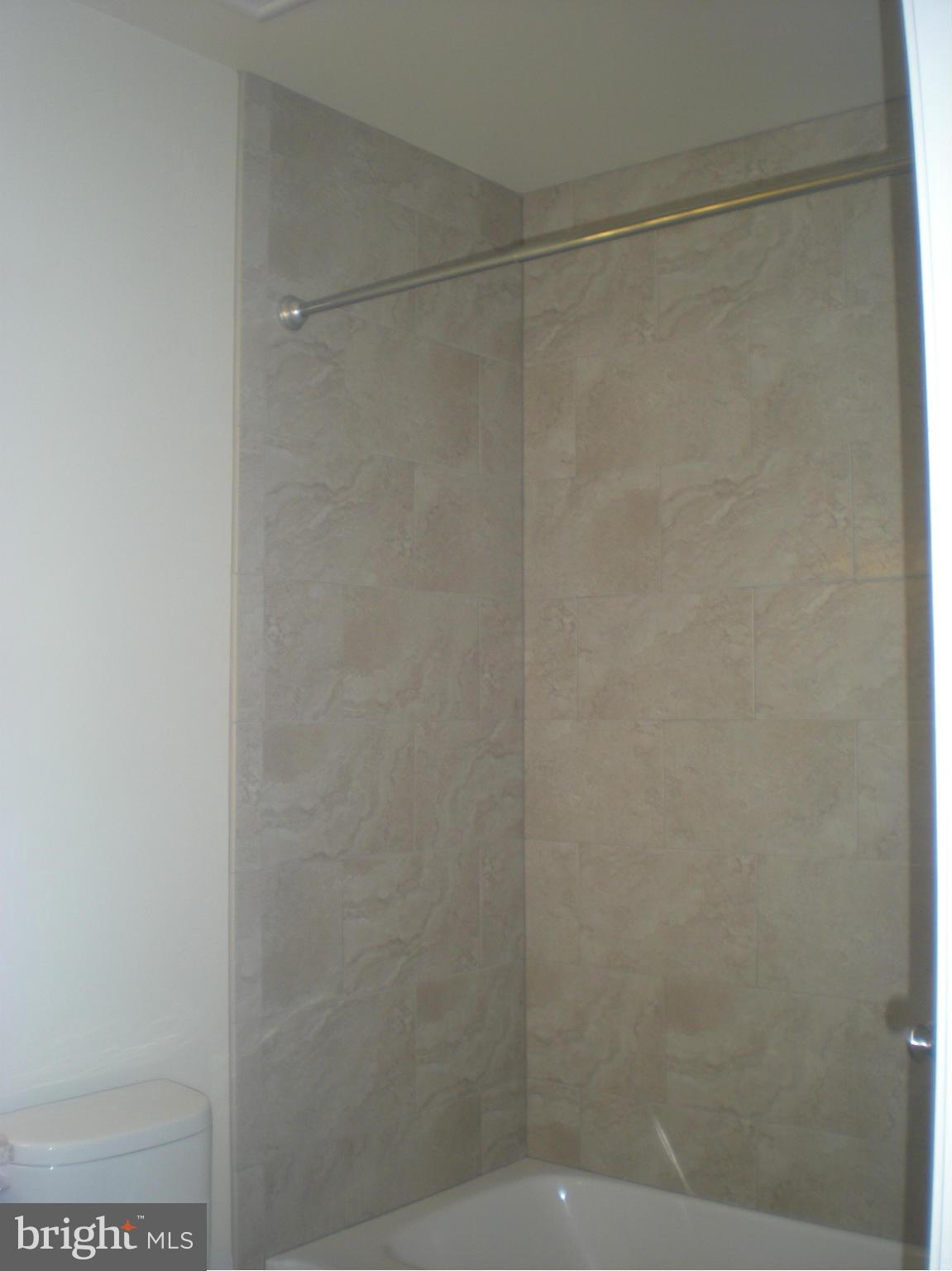 BARNETT AVENUE TOWNHOMES - Residential Lease