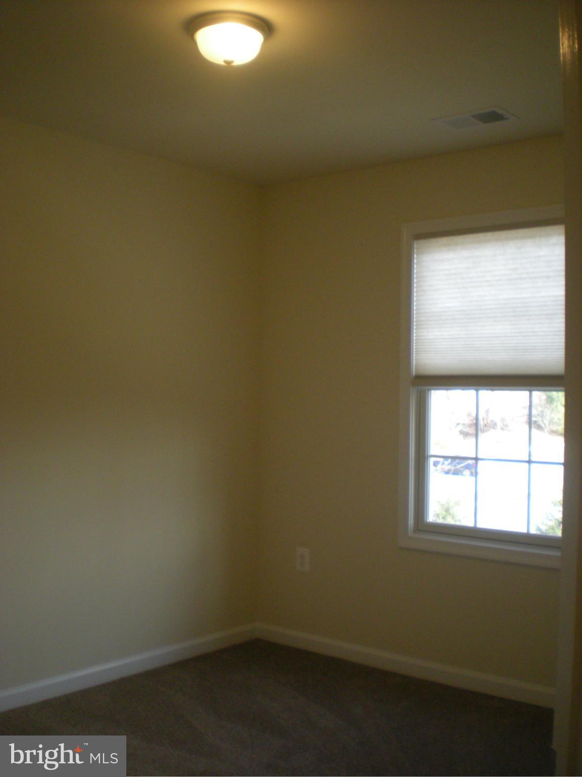 BARNETT AVENUE TOWNHOMES - Residential Lease