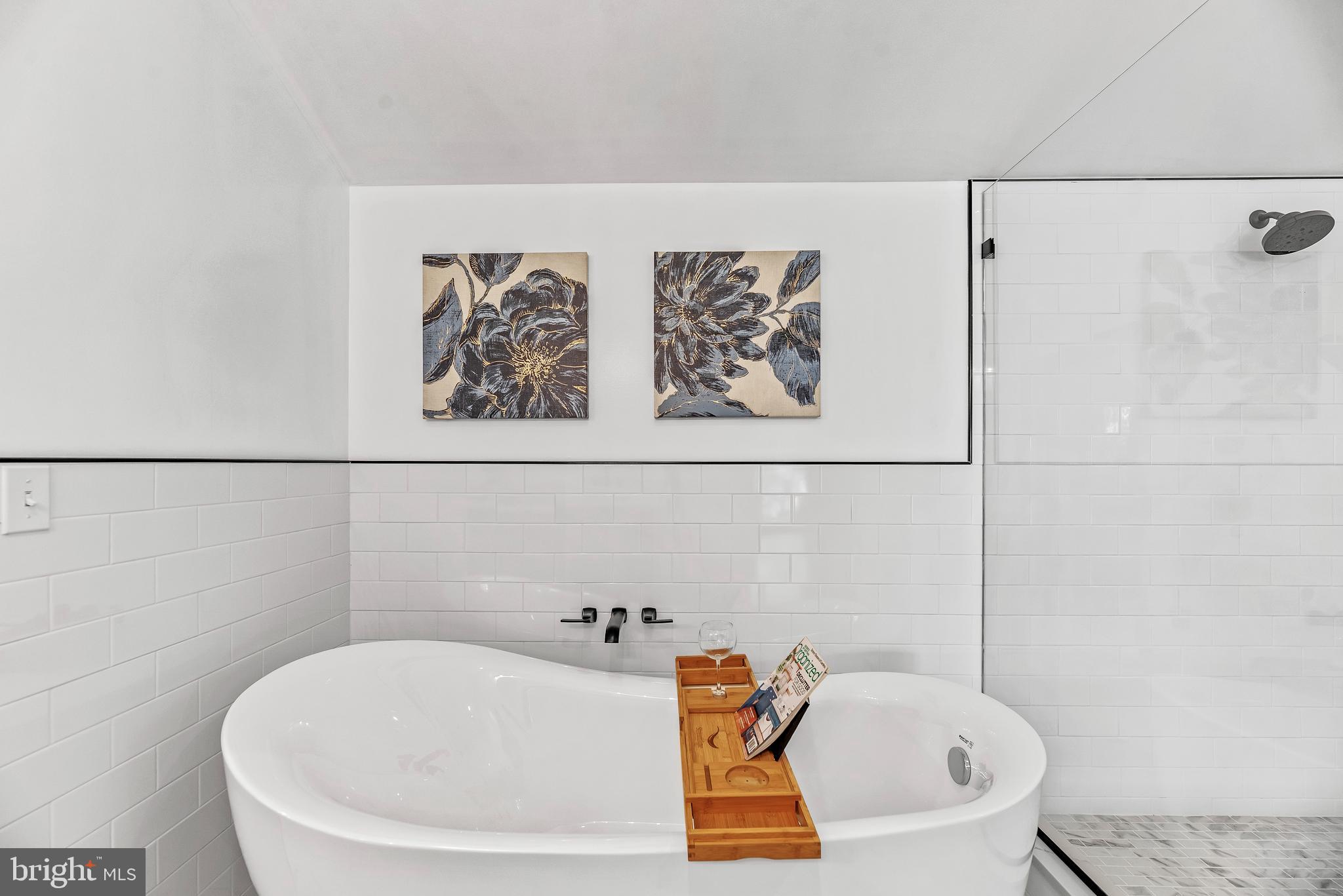 HOLLAND CLIFF SHORES - Residential