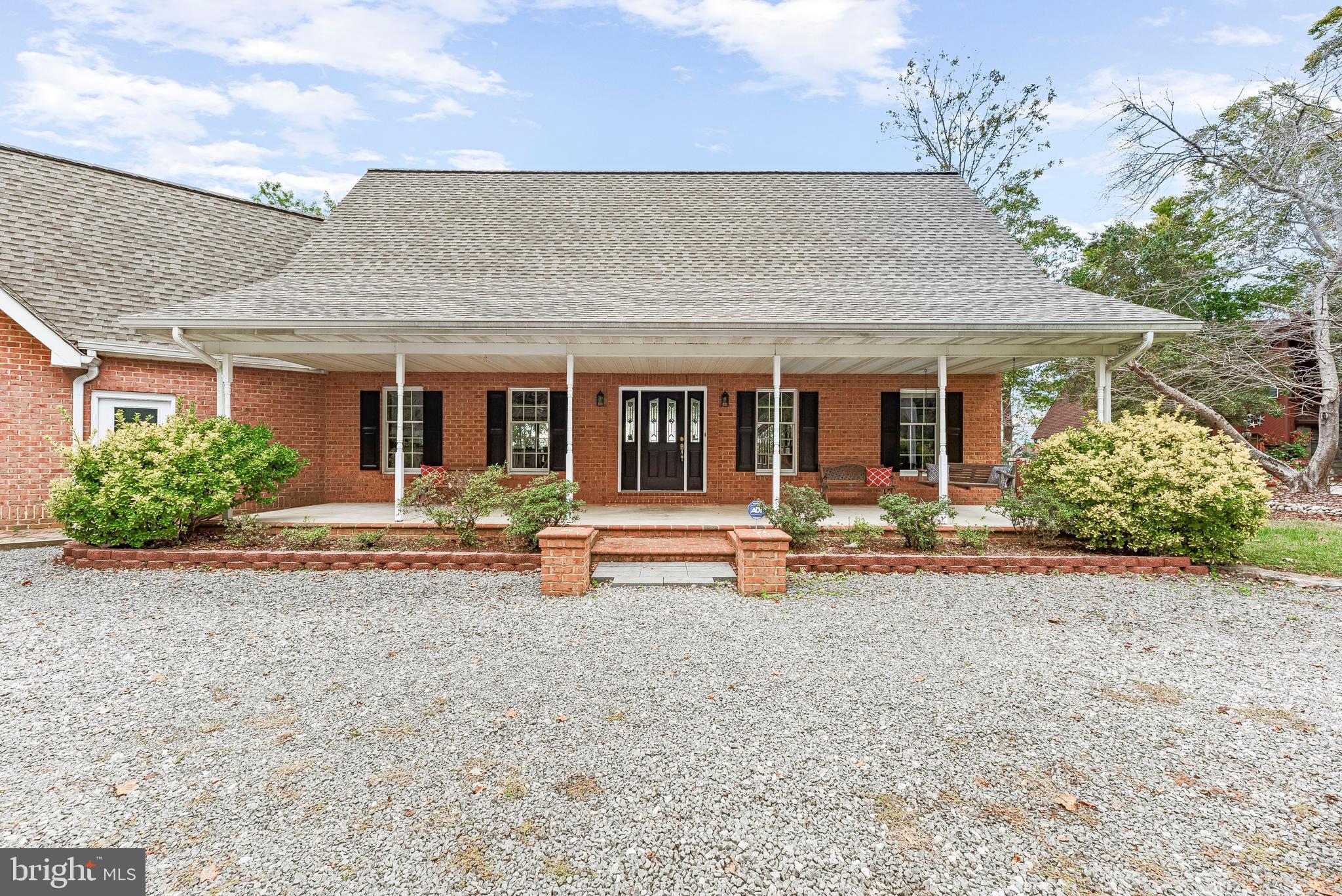 HOLLAND CLIFF SHORES - Residential