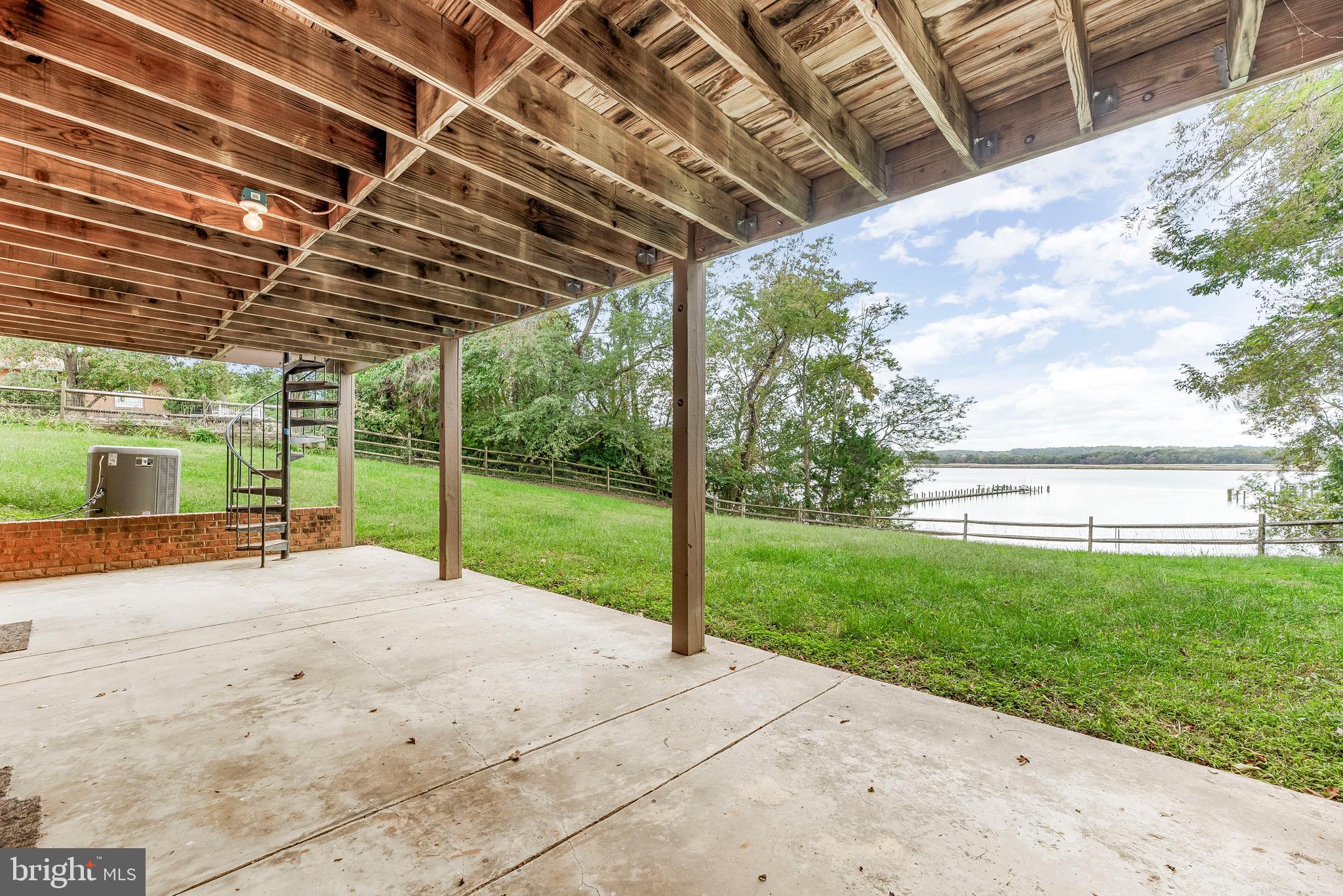 HOLLAND CLIFF SHORES - Residential