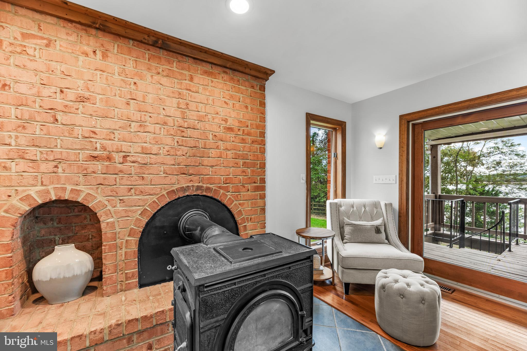 HOLLAND CLIFF SHORES - Residential