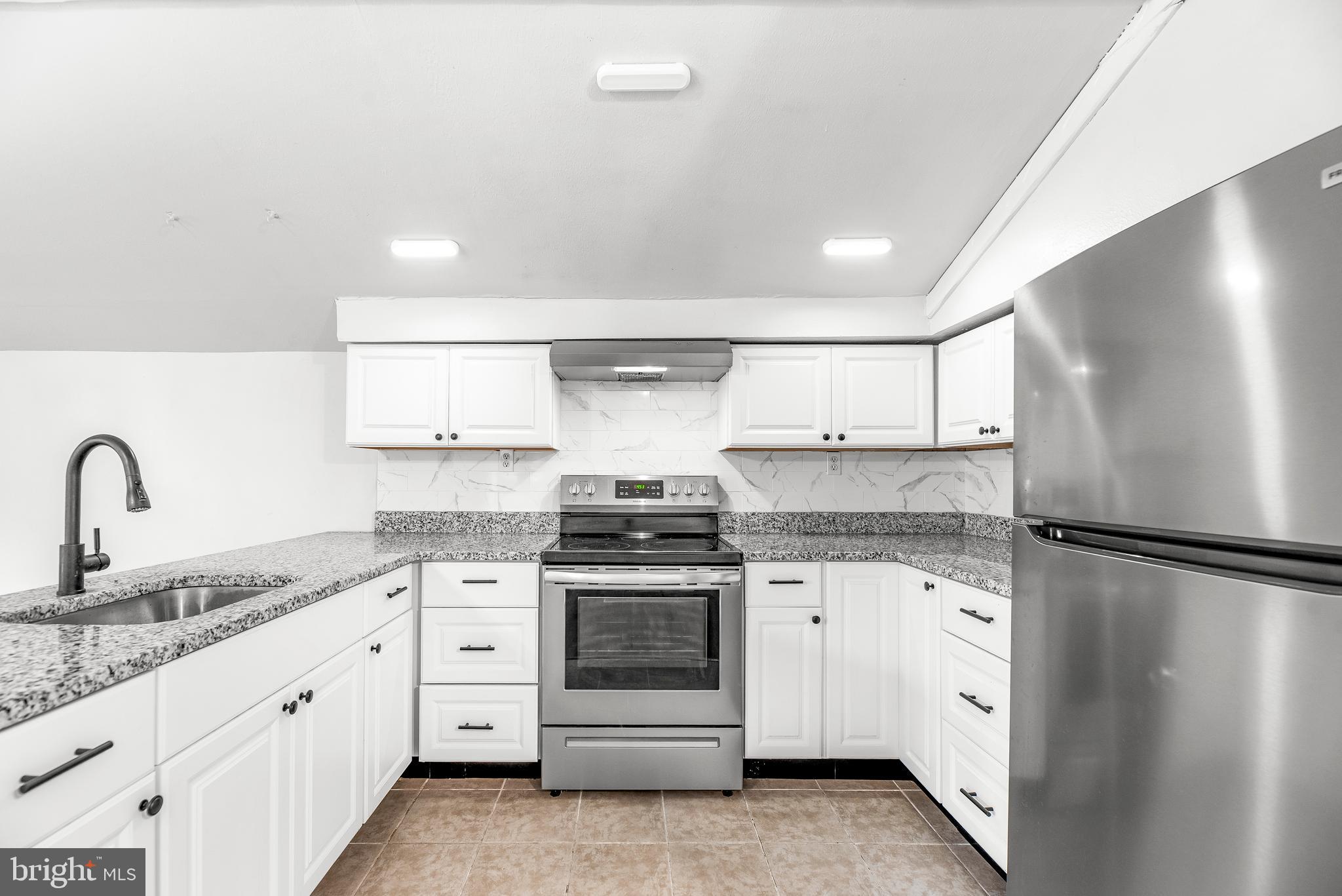 HOLLAND CLIFF SHORES - Residential