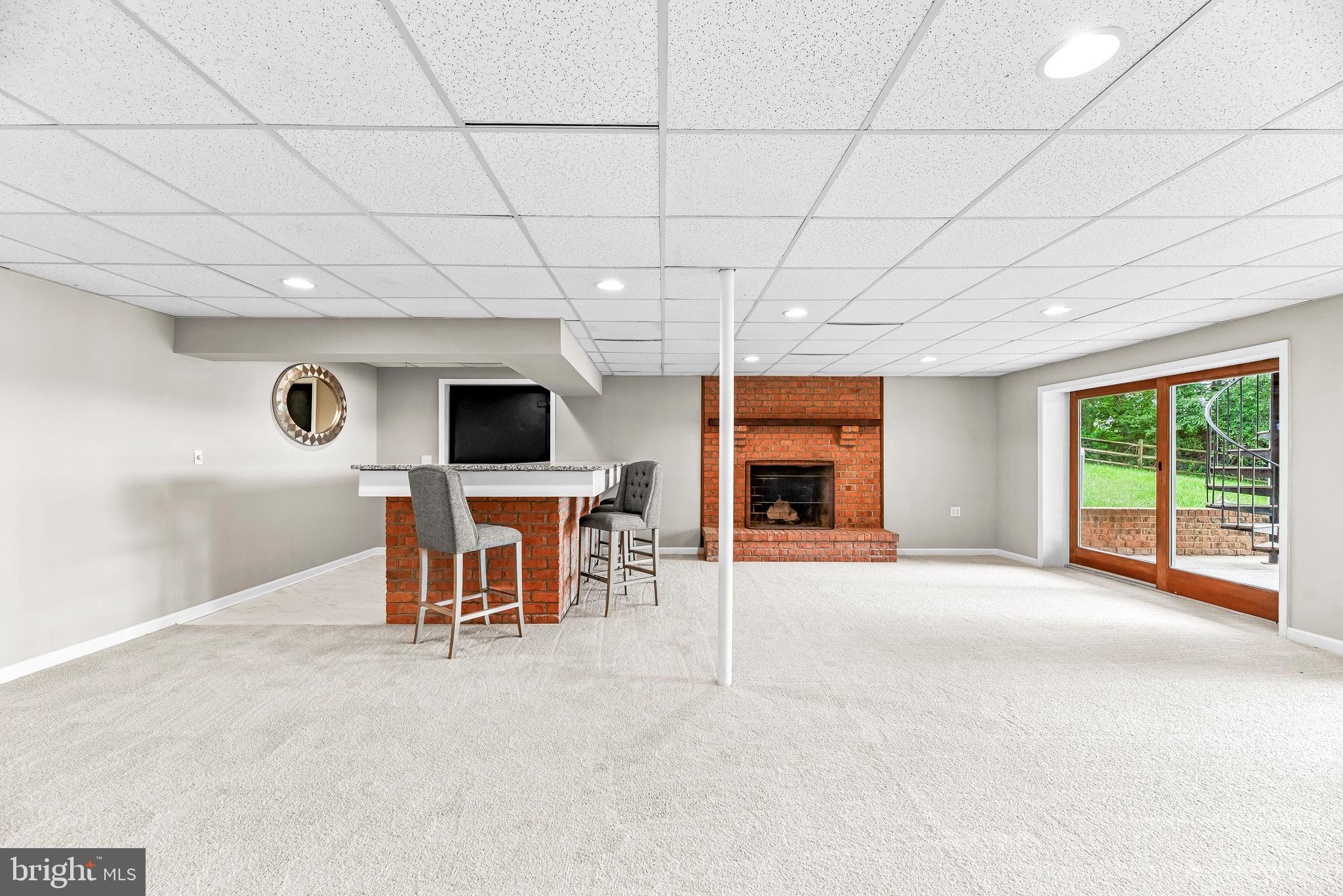 HOLLAND CLIFF SHORES - Residential