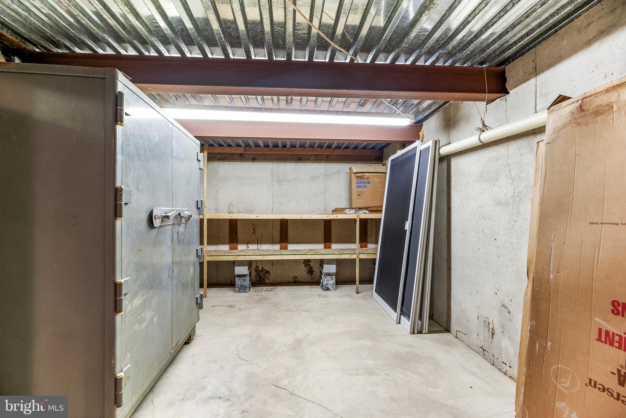 HOLLAND CLIFF SHORES - Residential