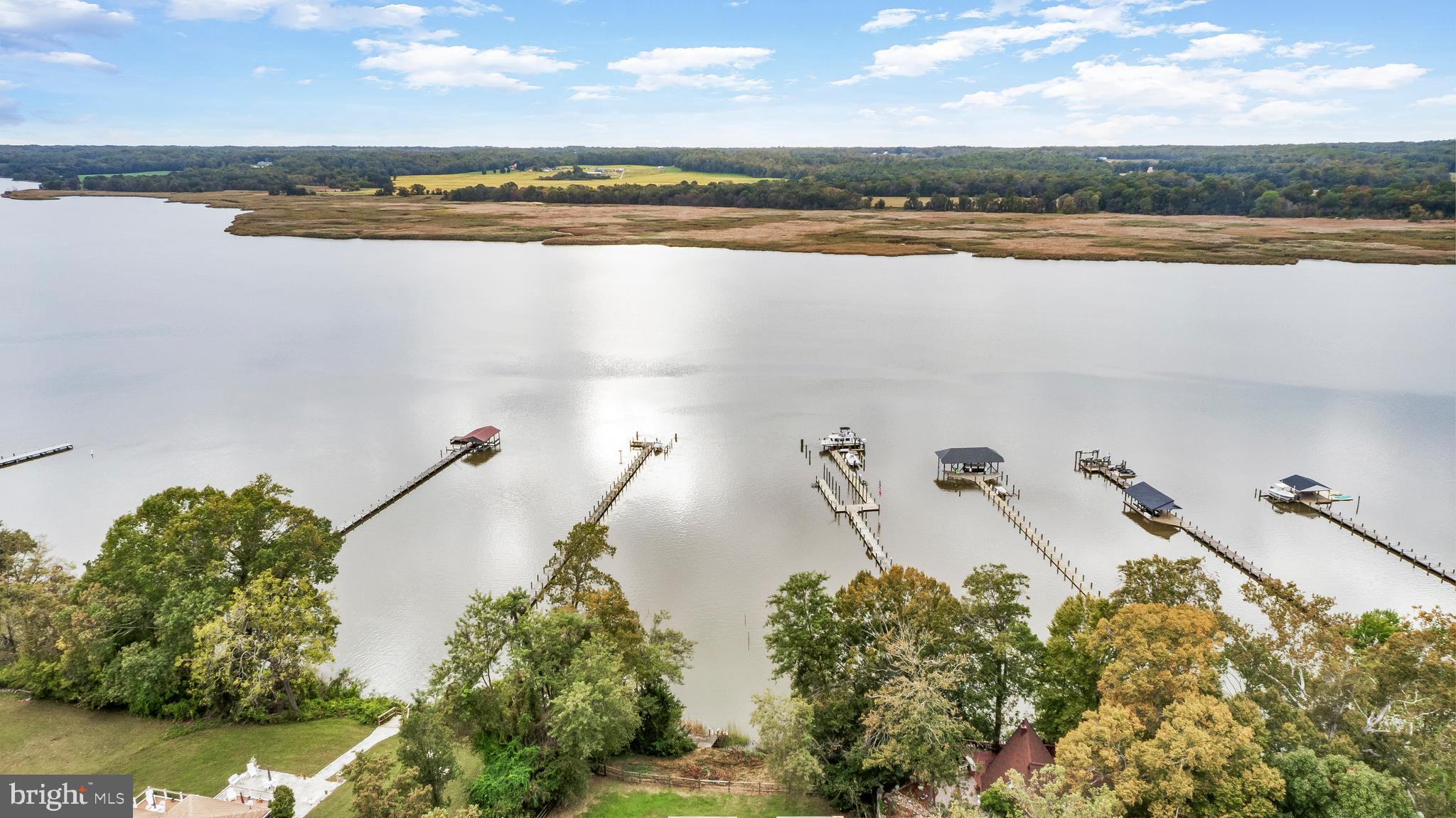 HOLLAND CLIFF SHORES - Residential