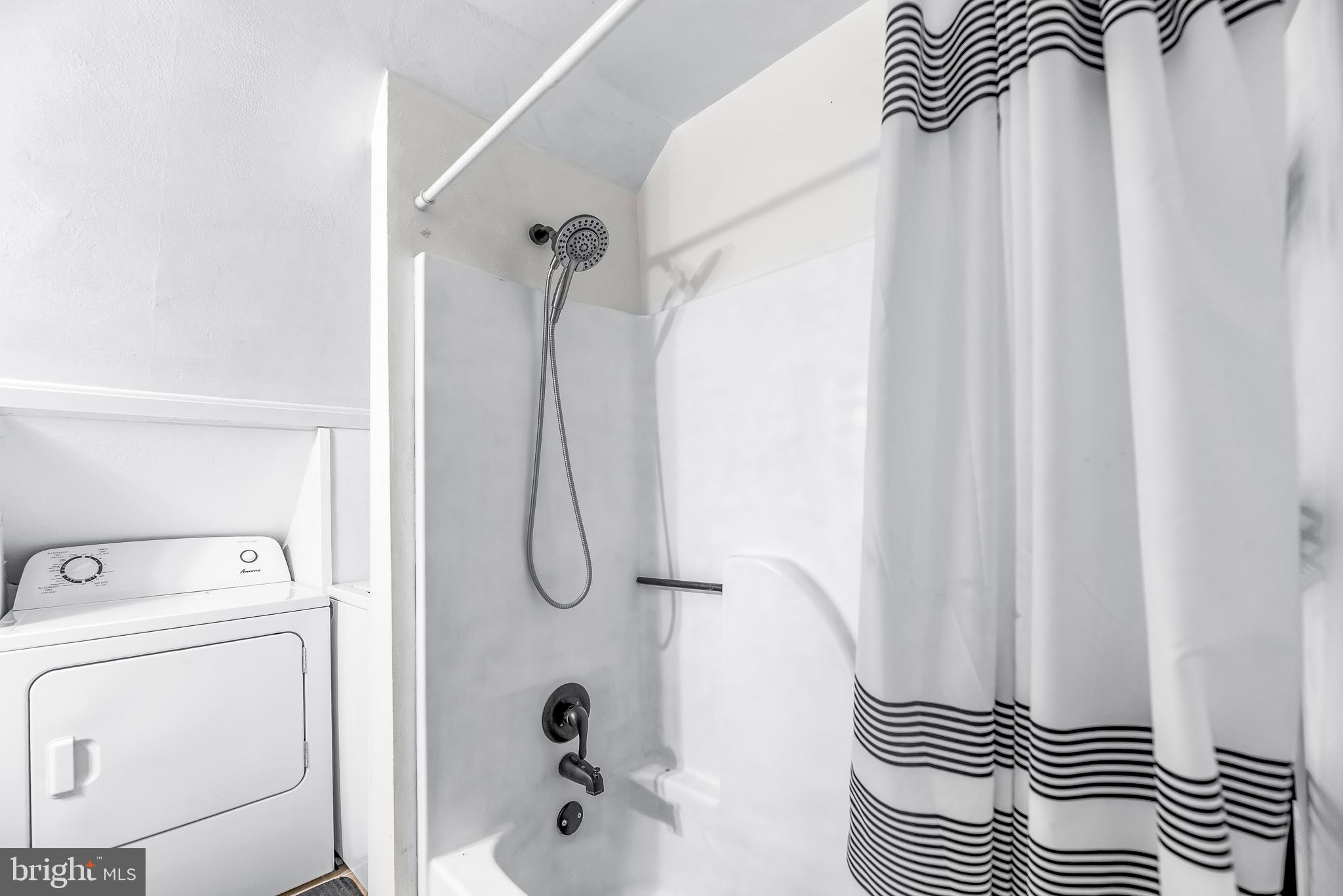 HOLLAND CLIFF SHORES - Residential