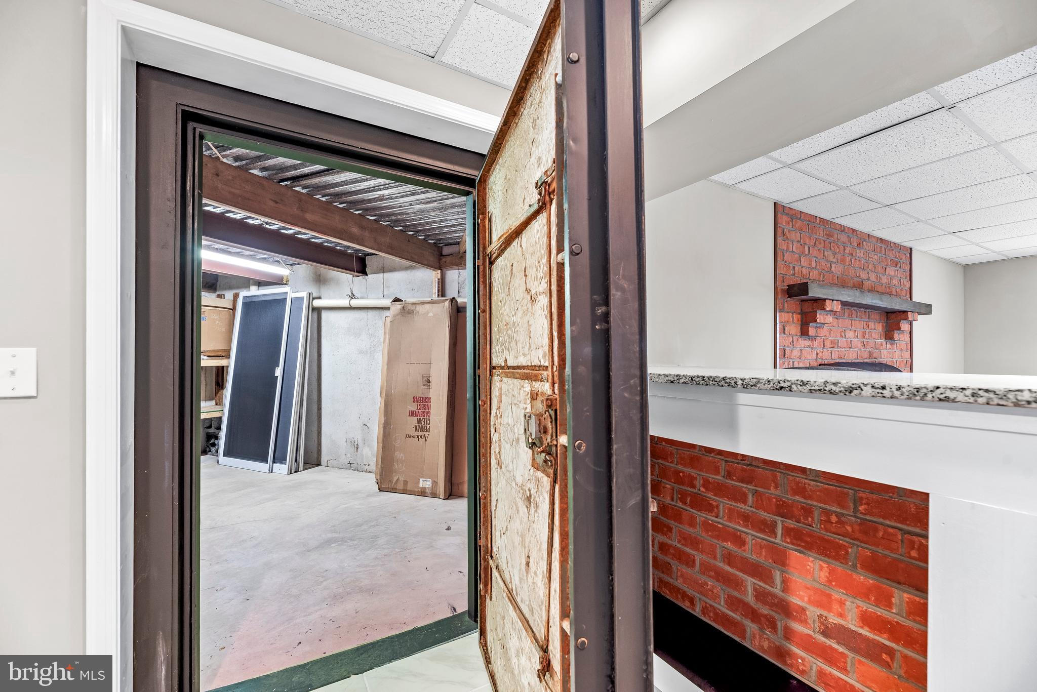 HOLLAND CLIFF SHORES - Residential