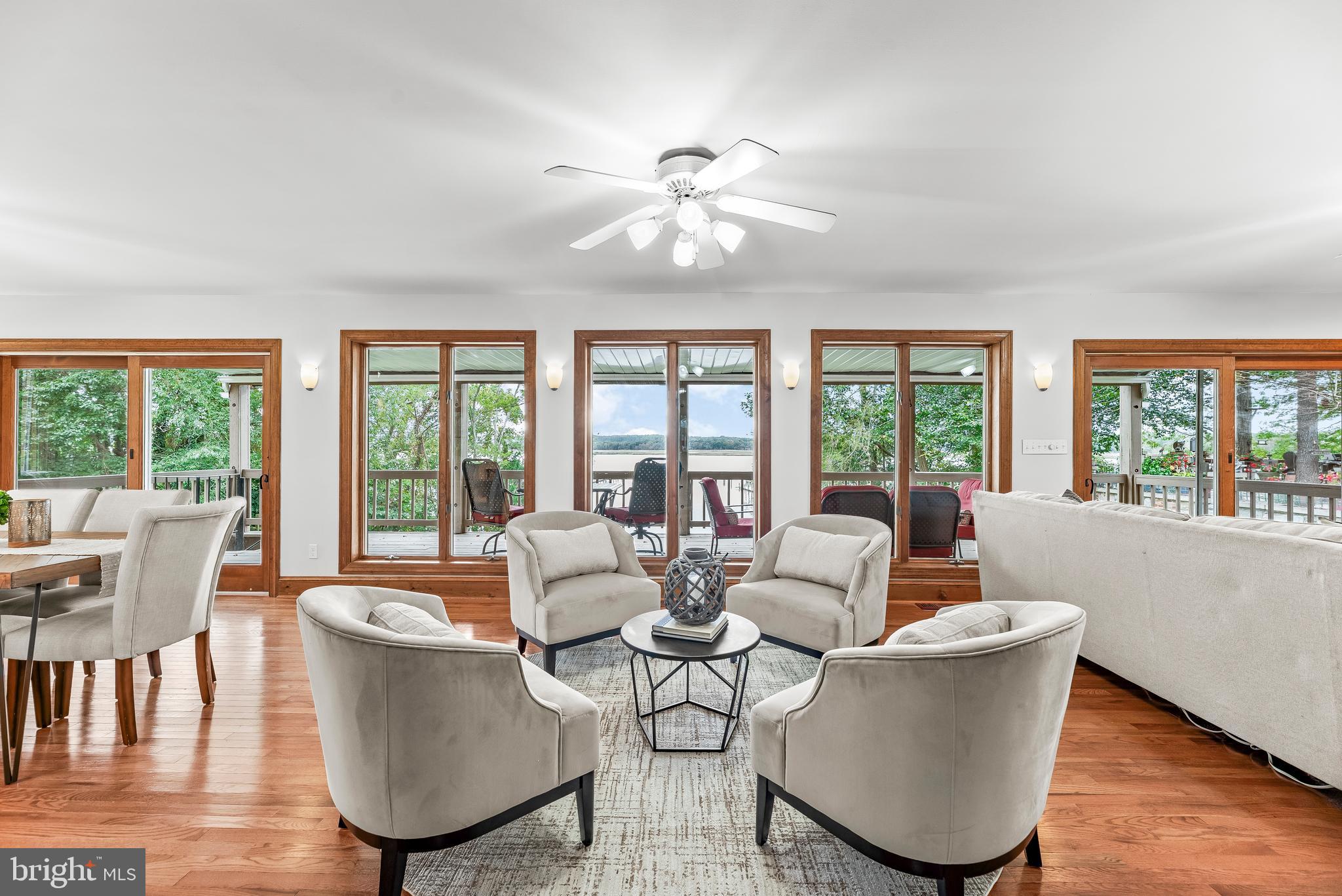 HOLLAND CLIFF SHORES - Residential