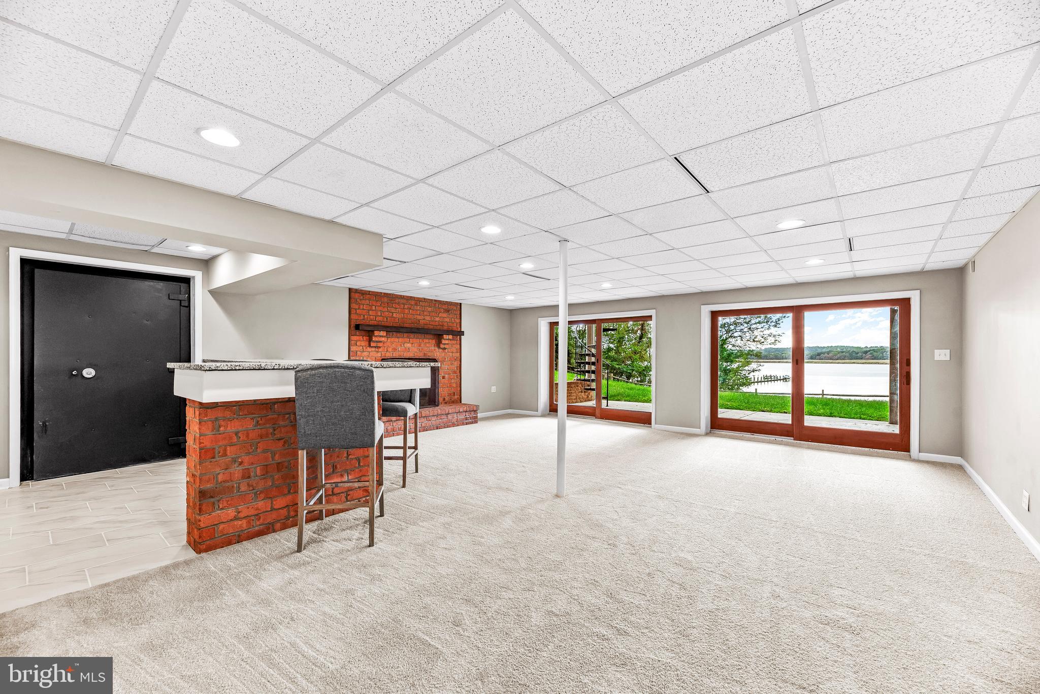 HOLLAND CLIFF SHORES - Residential